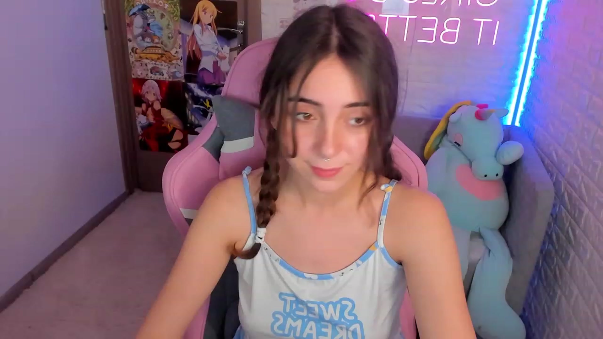 Gallery image thumbnail from ElsaYoung's myfreecams stream on, 01/15/2023, 16:57 image 14 of 20