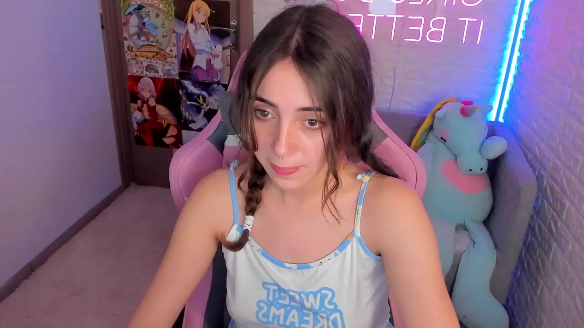 Gallery image thumbnail from ElsaYoung's myfreecams stream on, 01/15/2023, 16:57 image 11 of 20
