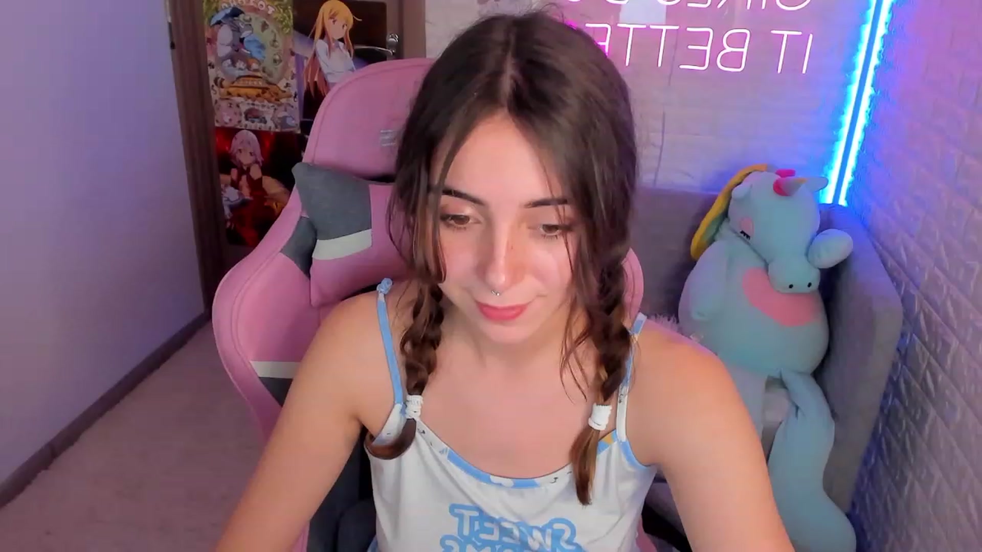 Gallery image thumbnail from ElsaYoung's myfreecams stream on, 01/15/2023, 16:57 image 6 of 20