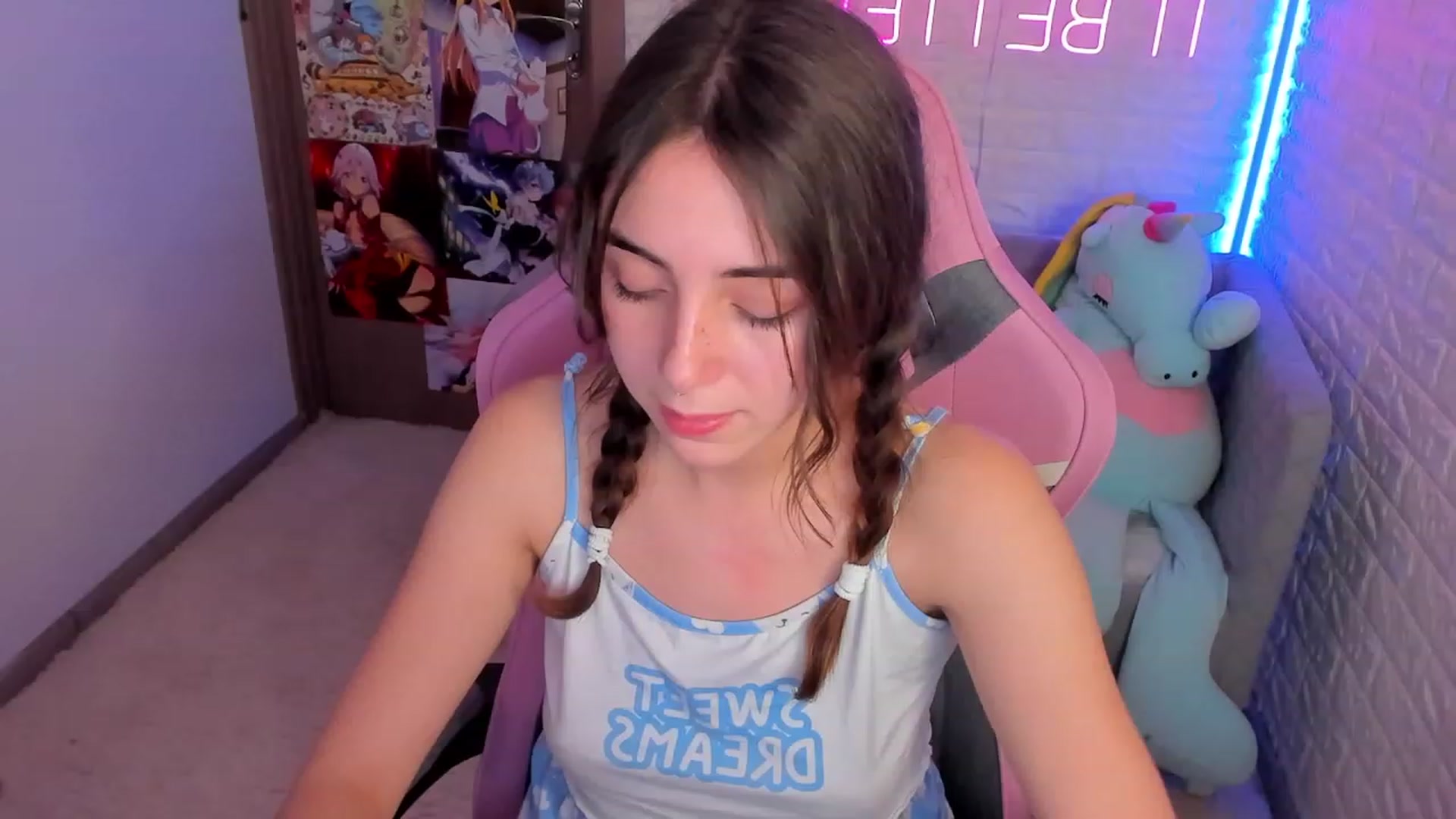 Gallery image thumbnail from ElsaYoung's myfreecams stream on, 01/15/2023, 17:47 image 6 of 20