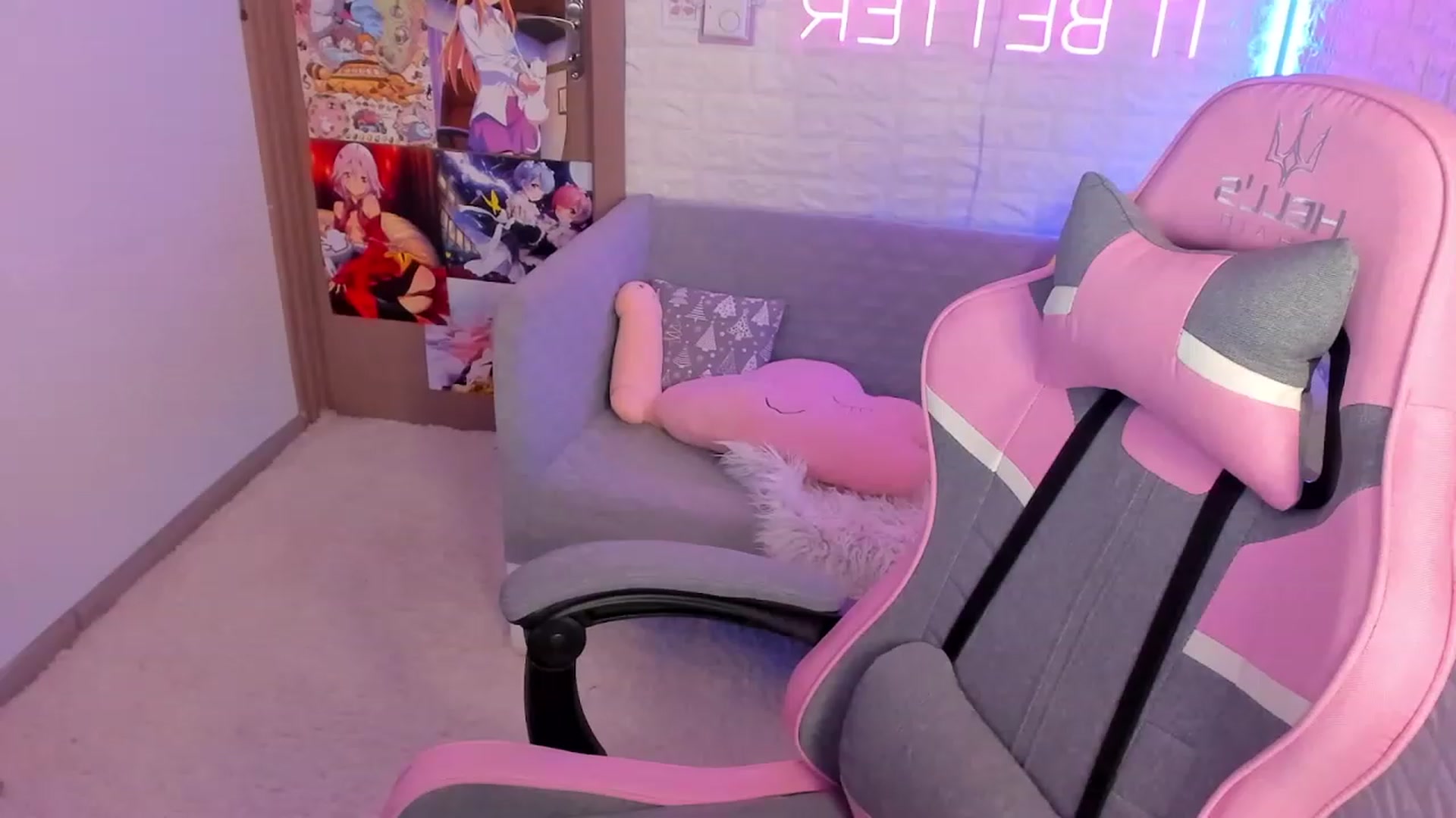 Gallery image thumbnail from ElsaYoung's myfreecams stream on, 01/15/2023, 17:47 image 18 of 20