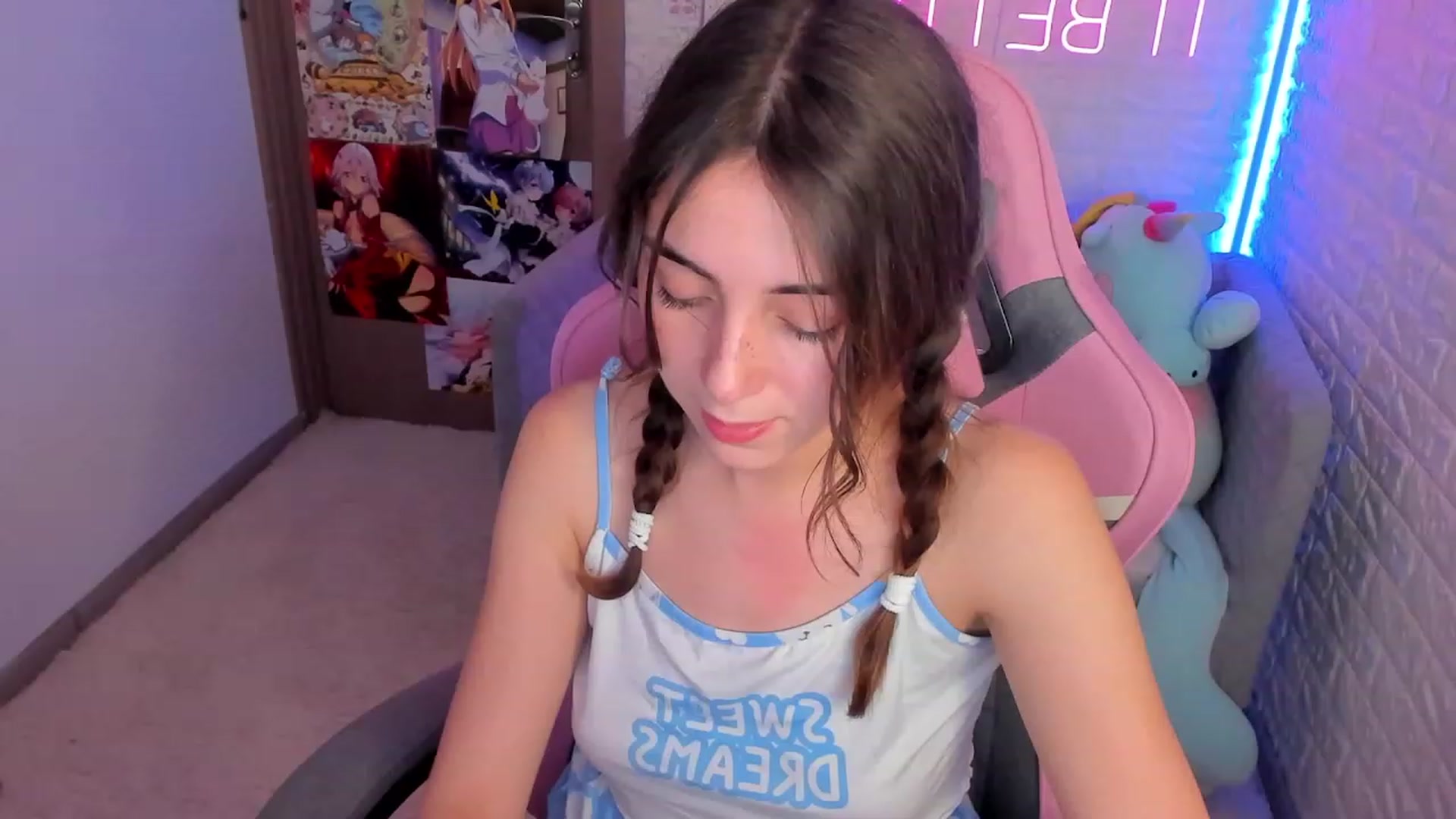 Gallery image thumbnail from ElsaYoung's myfreecams stream on, 01/15/2023, 17:47 image 1 of 20