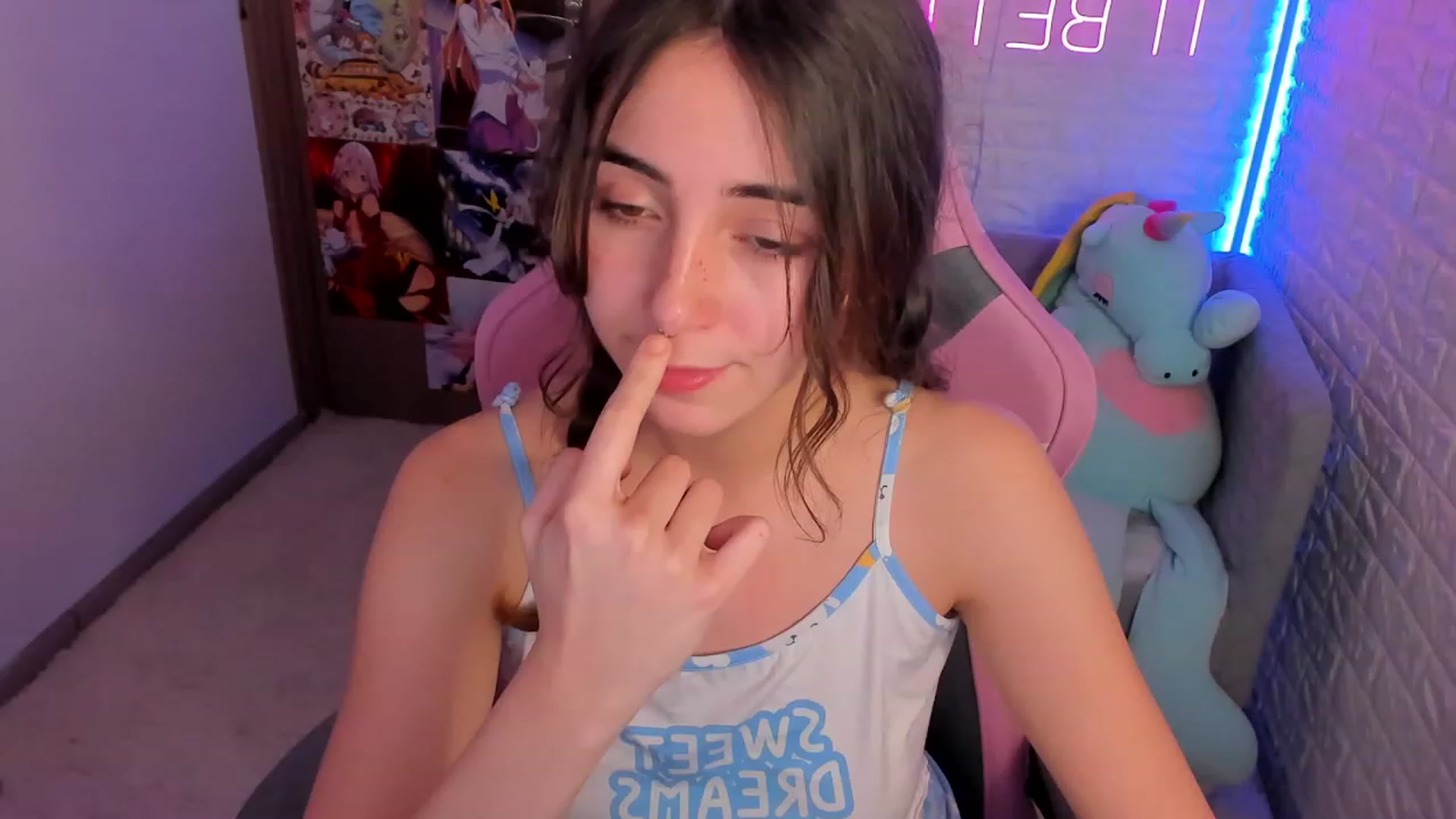 Gallery image thumbnail from ElsaYoung's myfreecams stream on, 01/15/2023, 17:47 image 17 of 20