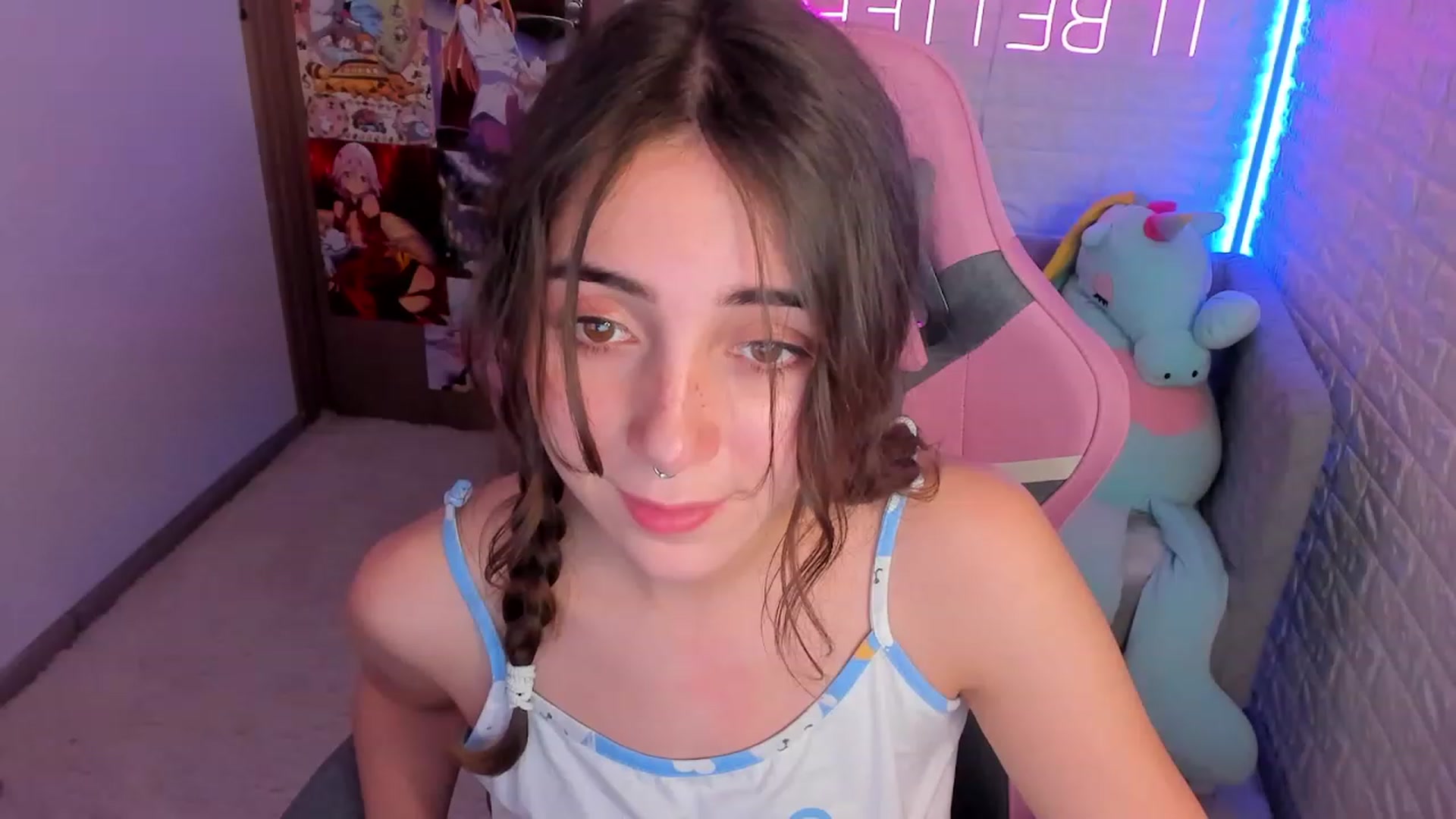 Gallery image thumbnail from ElsaYoung's myfreecams stream on, 01/15/2023, 17:47 image 14 of 20