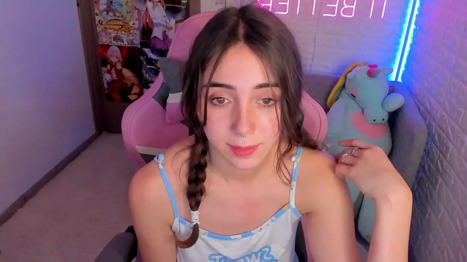 Gallery image thumbnail from ElsaYoung's myfreecams stream on, 01/15/2023, 17:47 image 8 of 20