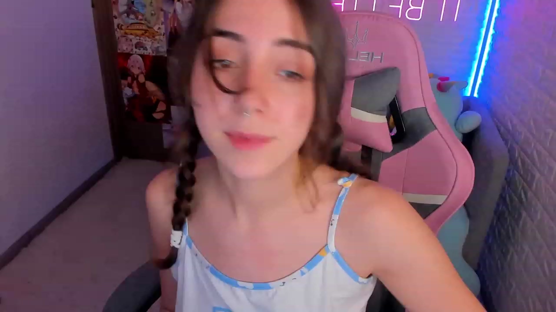 Gallery image thumbnail from ElsaYoung's myfreecams stream on, 01/15/2023, 17:47 image 13 of 20