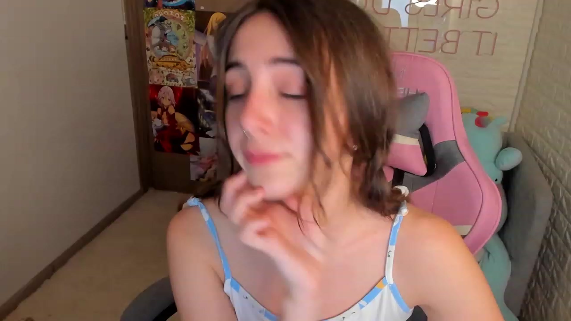 Gallery image thumbnail from ElsaYoung's myfreecams stream on, 01/15/2023, 19:29 image 3 of 20