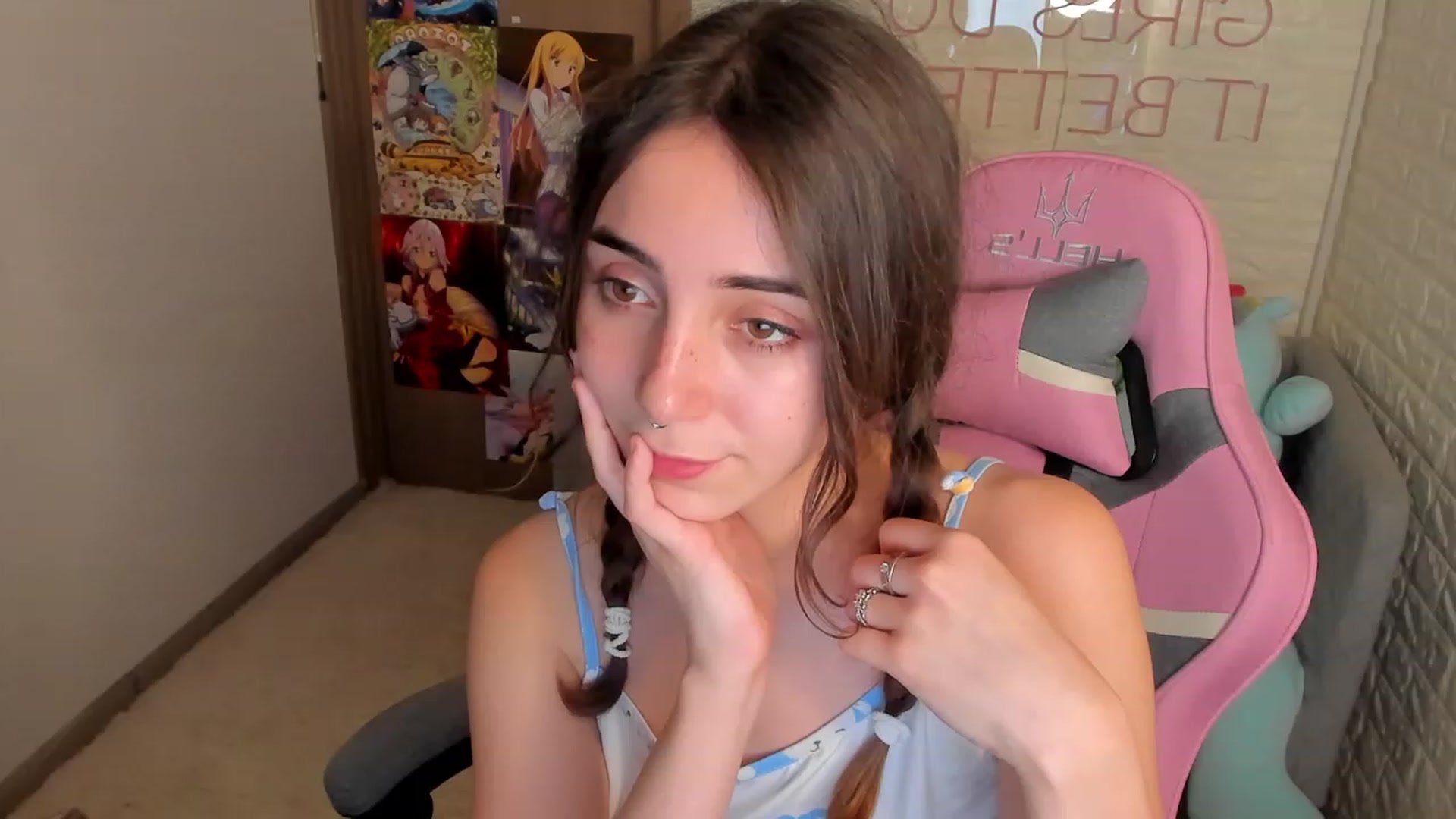 Gallery image thumbnail from ElsaYoung's myfreecams stream on, 01/15/2023, 19:29 image 7 of 20