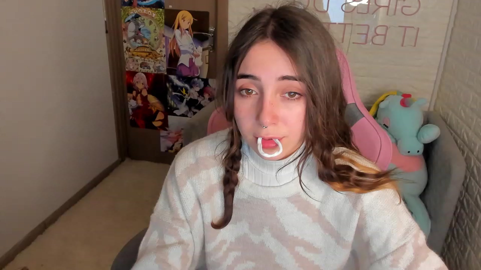 Gallery image thumbnail from ElsaYoung's myfreecams stream on, 01/15/2023, 19:29 image 12 of 20