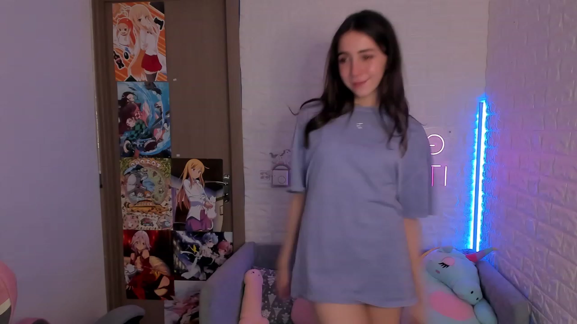 Gallery image thumbnail from ElsaYoung's myfreecams stream on, 01/18/2023, 08:57 image 18 of 20