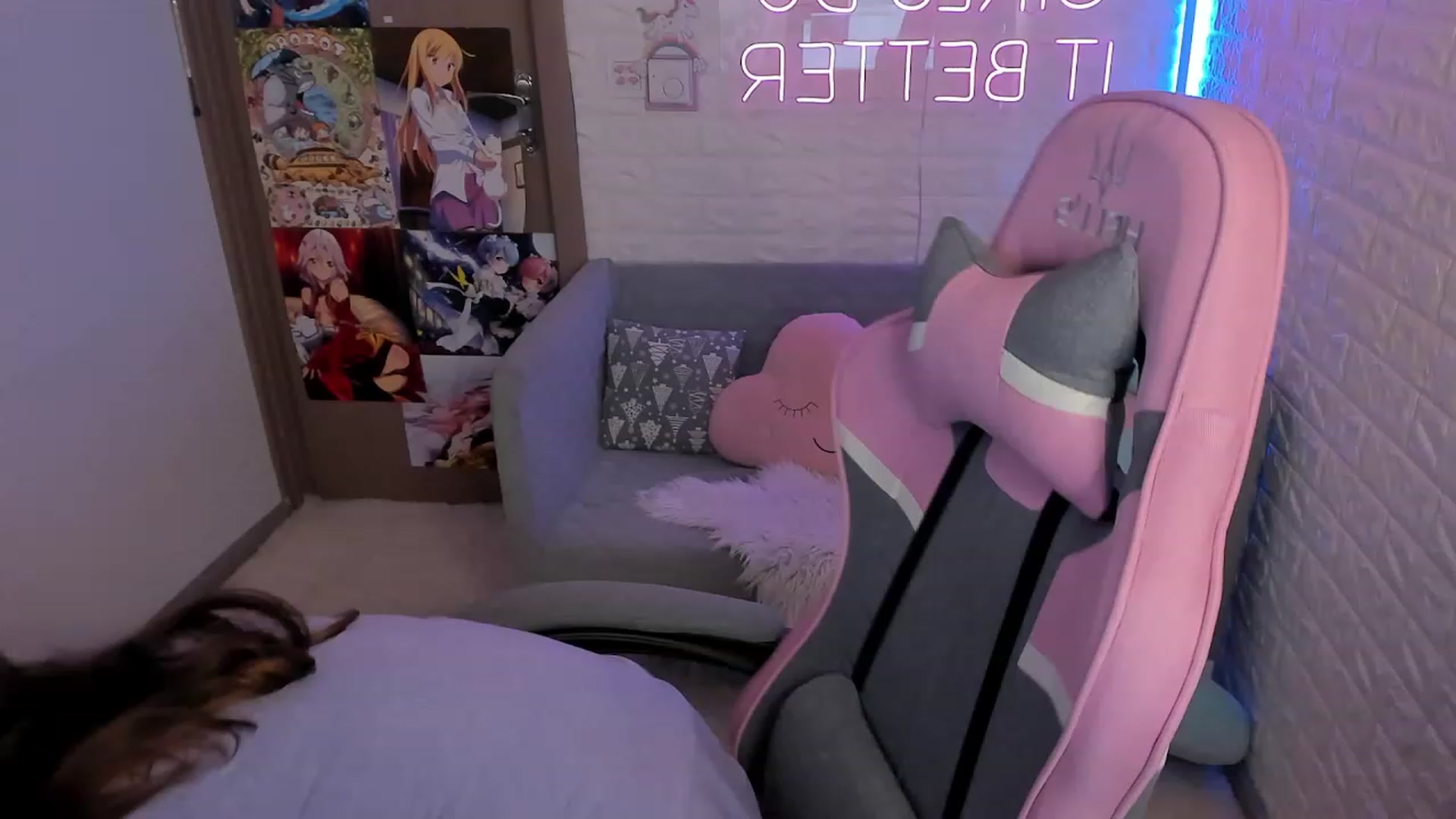 Gallery image thumbnail from ElsaYoung's myfreecams stream on, 01/18/2023, 13:11 image 10 of 20