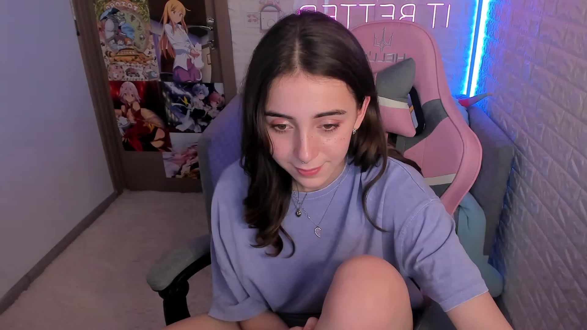 Gallery image thumbnail from ElsaYoung's myfreecams stream on, 01/18/2023, 13:11 image 3 of 20