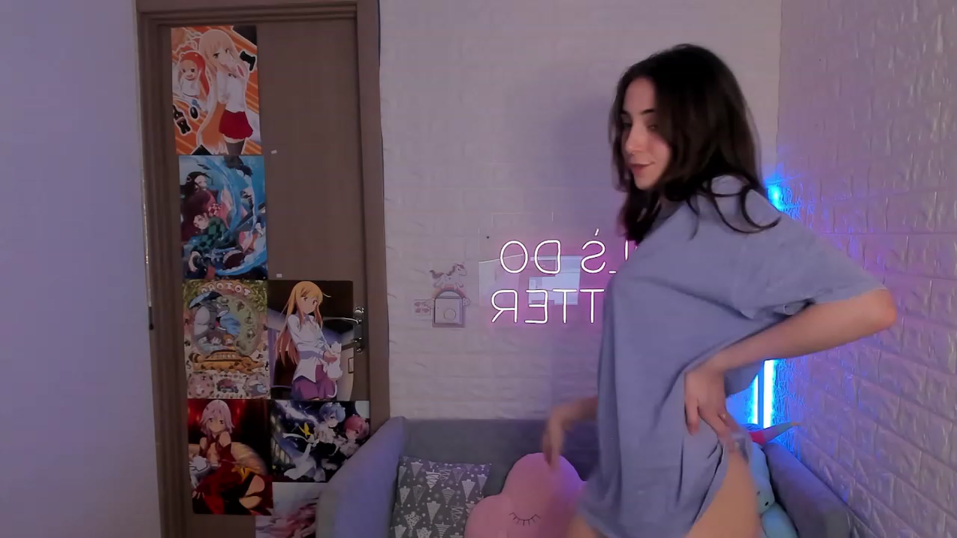 Gallery image thumbnail from ElsaYoung's myfreecams stream on, 01/18/2023, 13:11 image 6 of 20