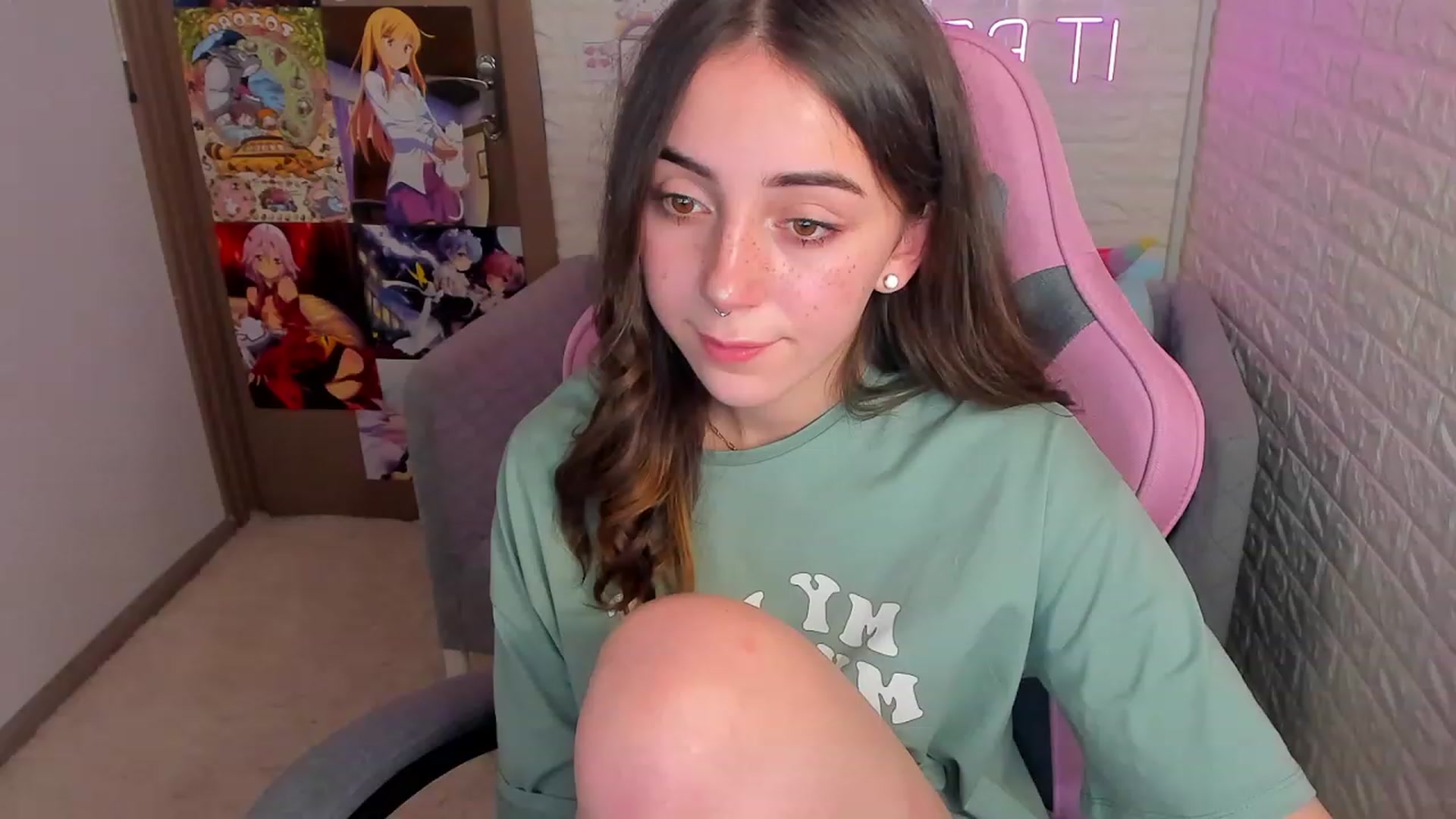 Gallery image thumbnail from ElsaYoung's myfreecams stream on, 01/19/2023, 06:45 image 9 of 20