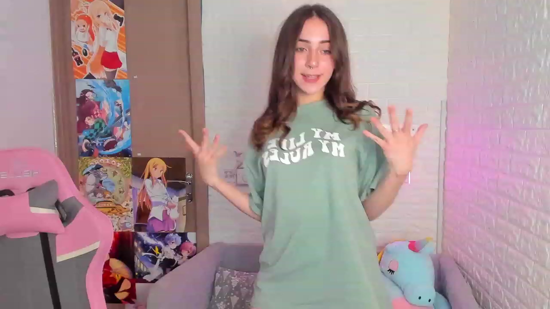 Gallery image thumbnail from ElsaYoung's myfreecams stream on, 01/19/2023, 06:45 image 17 of 20