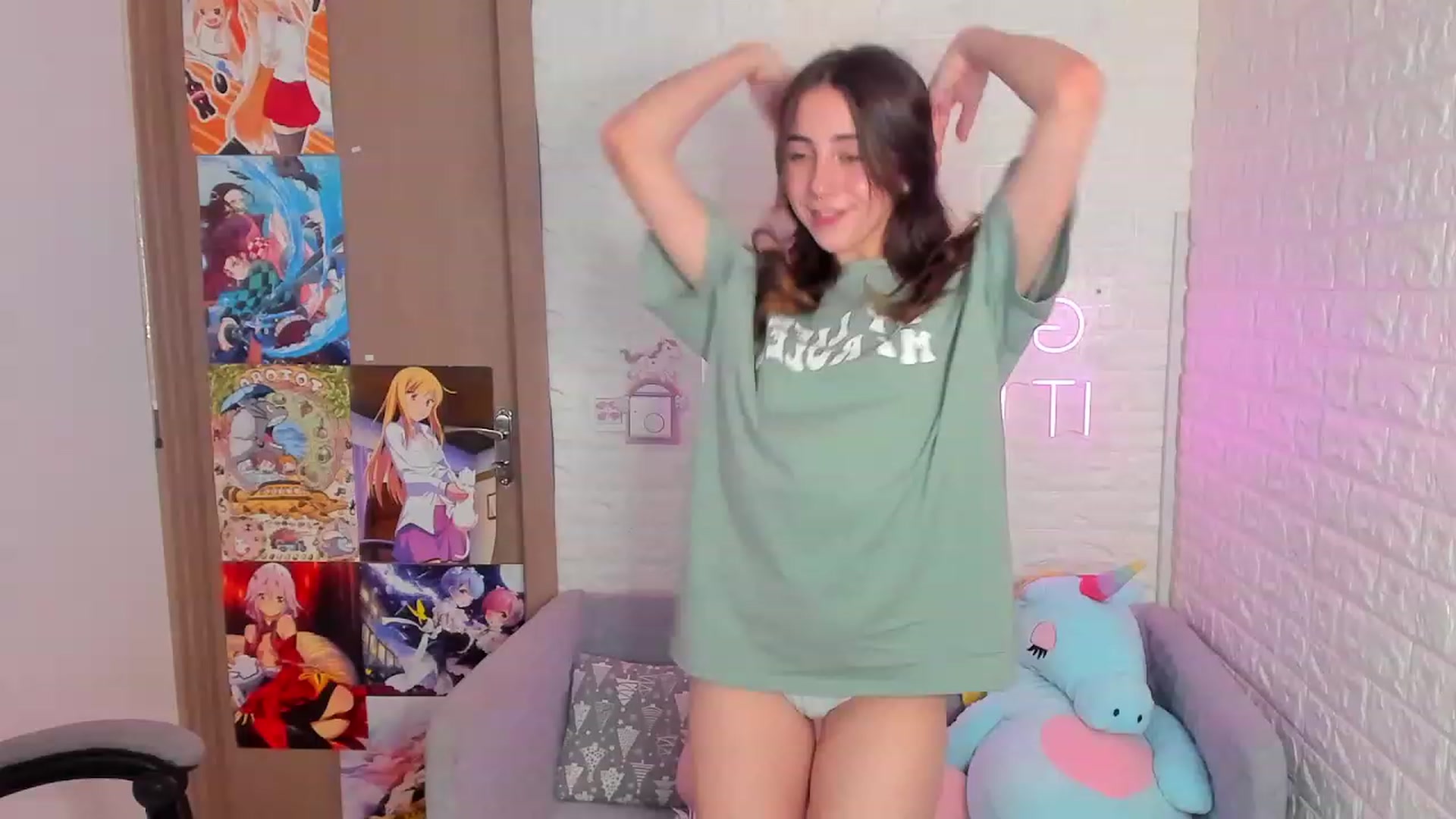 Gallery image thumbnail from ElsaYoung's myfreecams stream on, 01/19/2023, 07:42 image 2 of 20