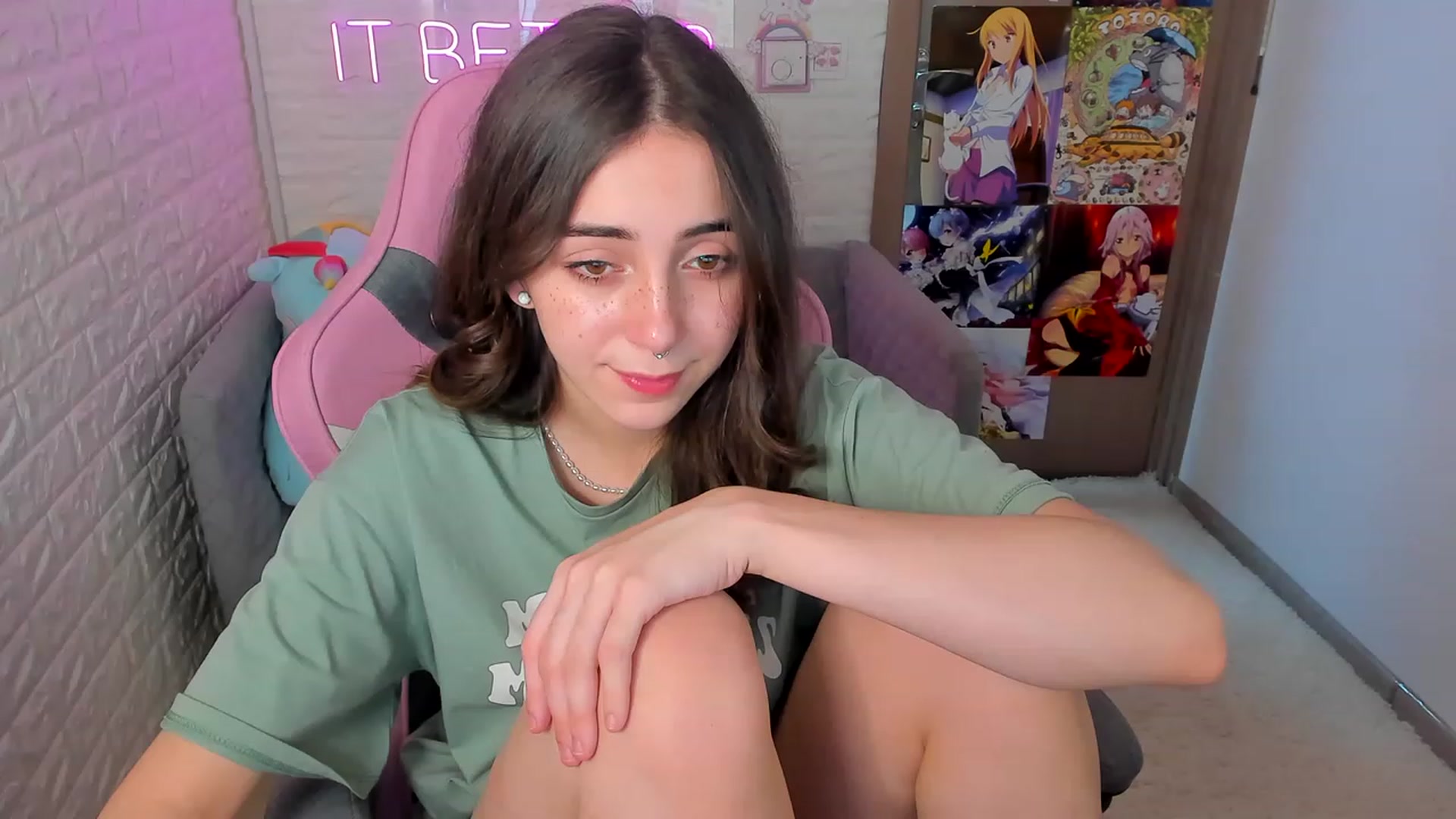 Gallery image thumbnail from ElsaYoung's myfreecams stream on, 01/19/2023, 09:38 image 1 of 20
