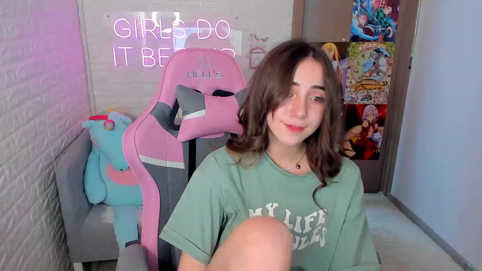 Gallery image thumbnail from ElsaYoung's myfreecams stream on, 01/19/2023, 09:38 image 5 of 20