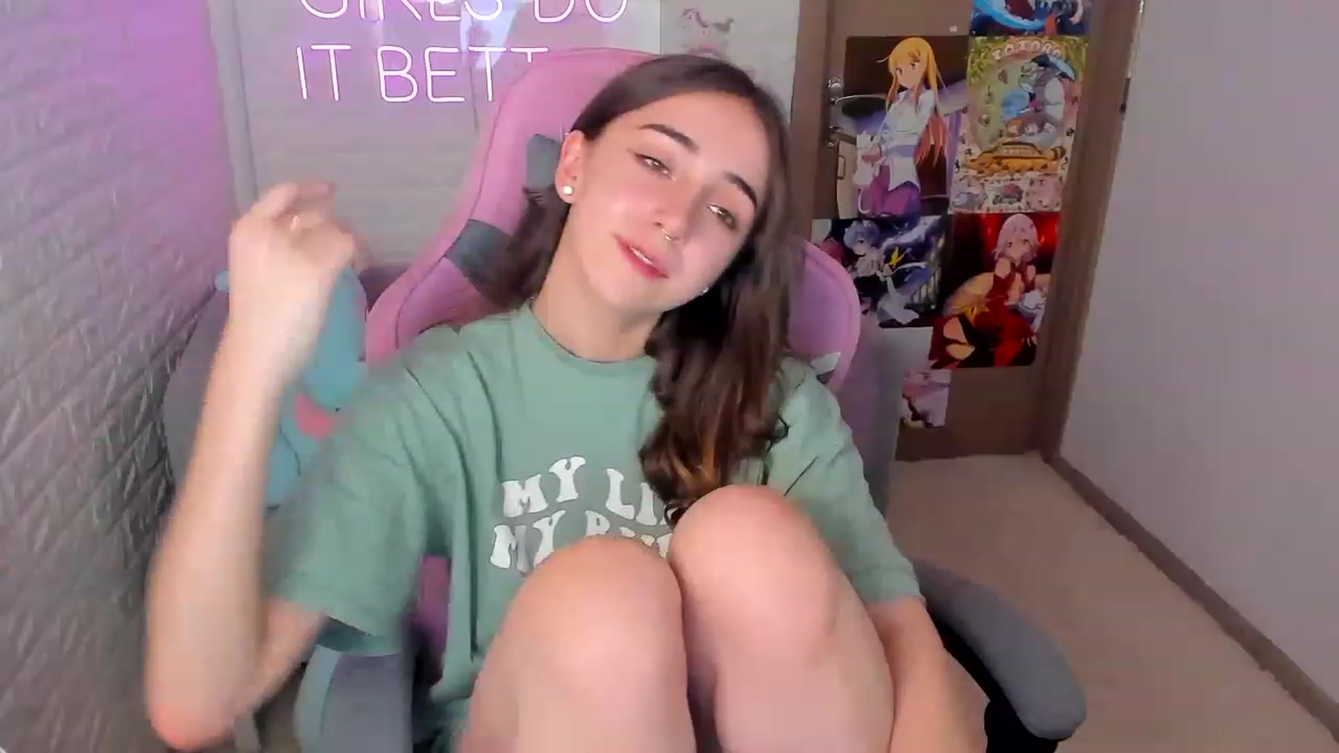 Gallery image thumbnail from ElsaYoung's myfreecams stream on, 01/19/2023, 11:02 image 4 of 20