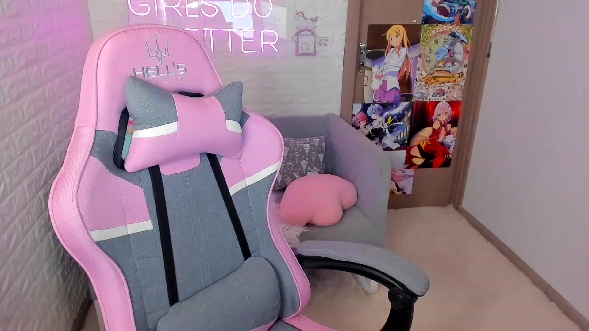 Gallery image thumbnail from ElsaYoung's myfreecams stream on, 01/19/2023, 12:03 image 5 of 20