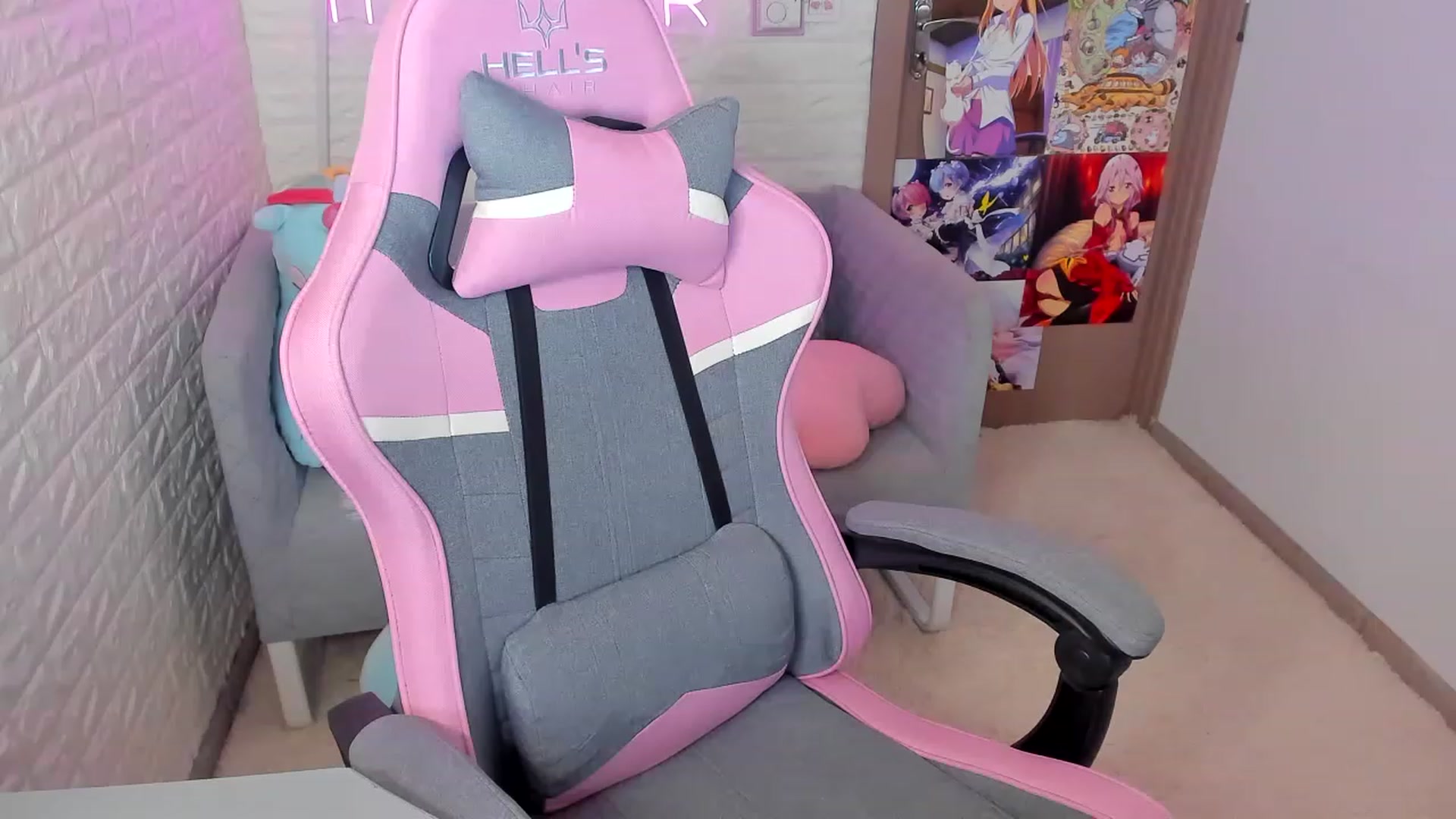 Gallery image thumbnail from ElsaYoung's myfreecams stream on, 01/19/2023, 12:03 image 20 of 20