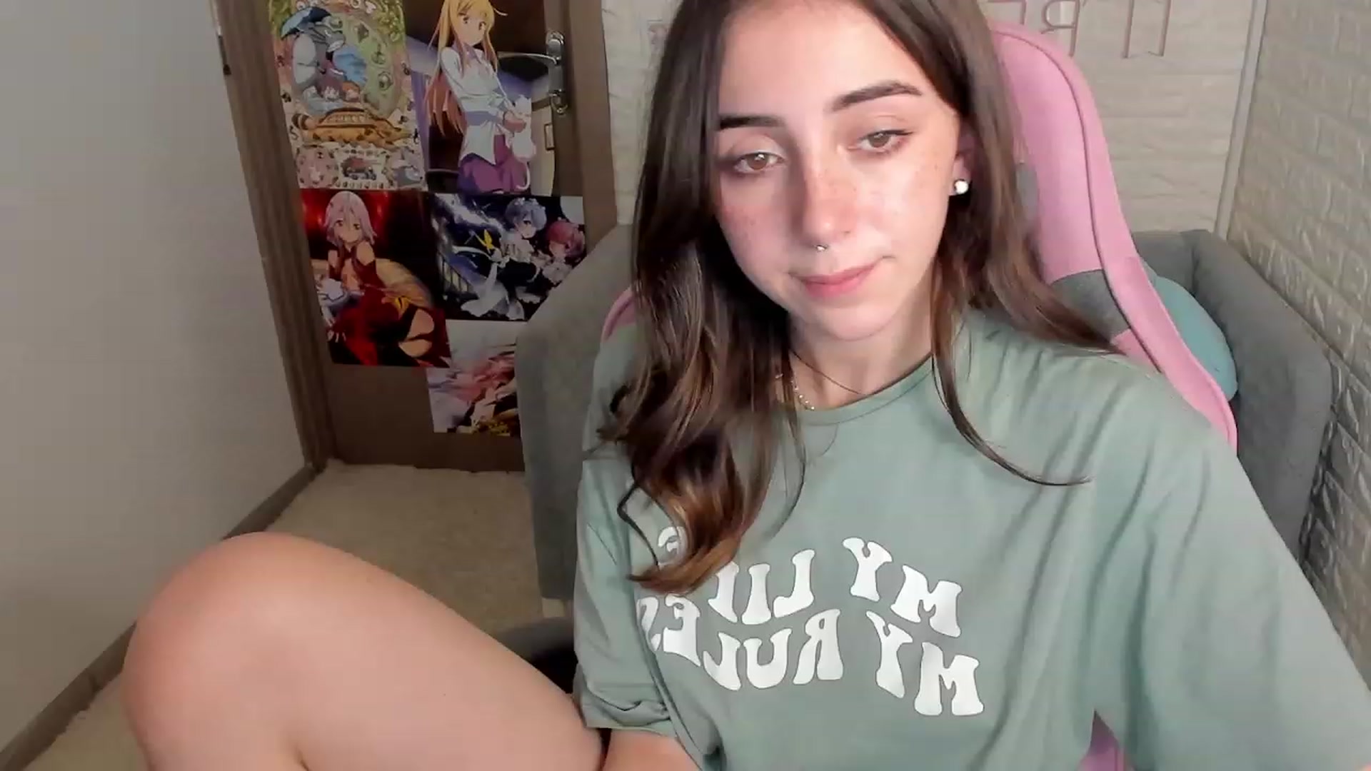 Gallery image thumbnail from ElsaYoung's myfreecams stream on, 01/20/2023, 08:06 image 6 of 20