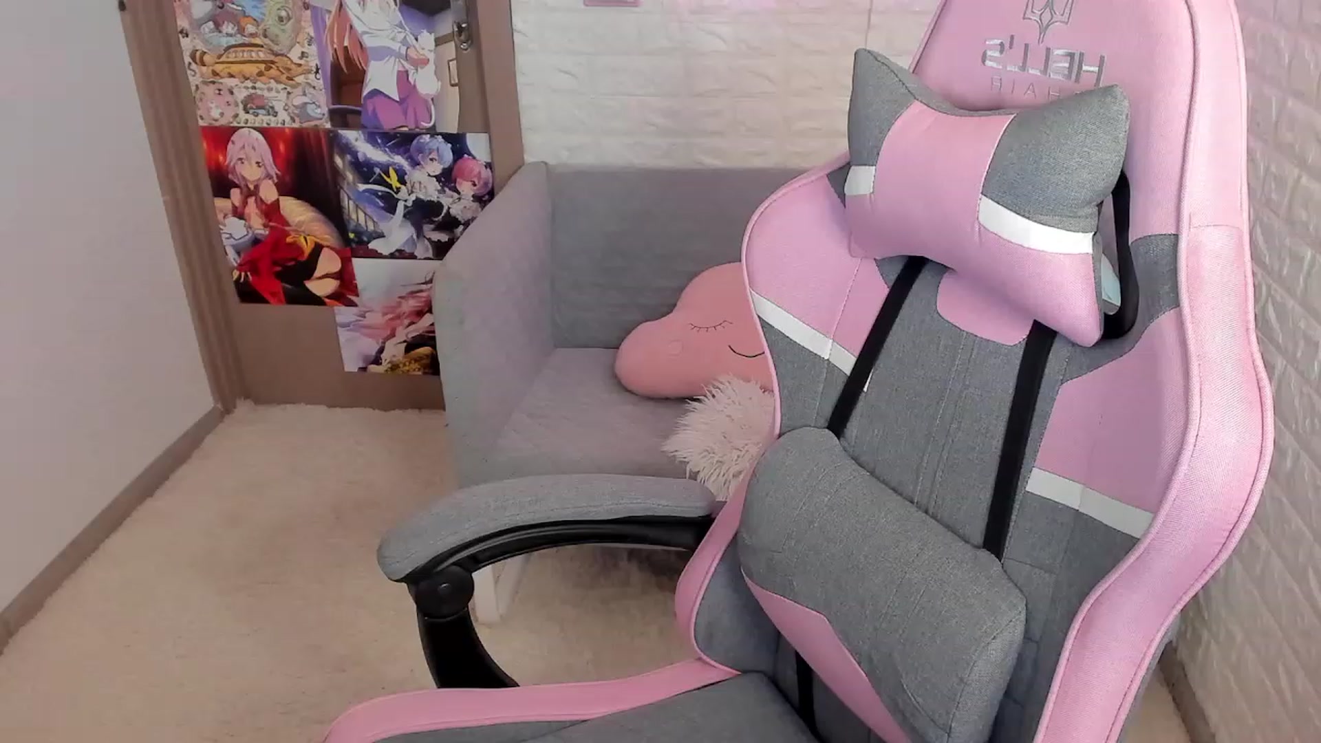 Gallery image thumbnail from ElsaYoung's myfreecams stream on, 01/20/2023, 08:06 image 19 of 20