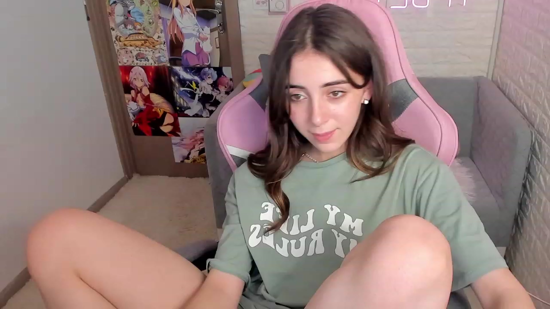 Gallery image thumbnail from ElsaYoung's myfreecams stream on, 01/20/2023, 10:07 image 10 of 20