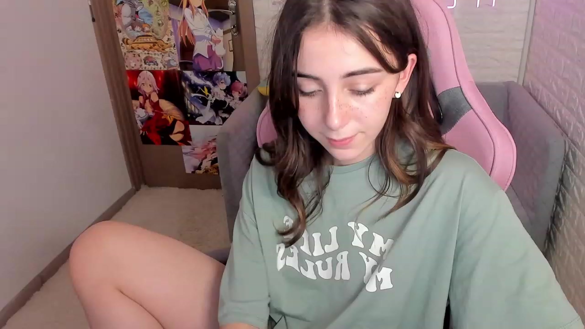 Gallery image thumbnail from ElsaYoung's myfreecams stream on, 01/20/2023, 10:07 image 7 of 20
