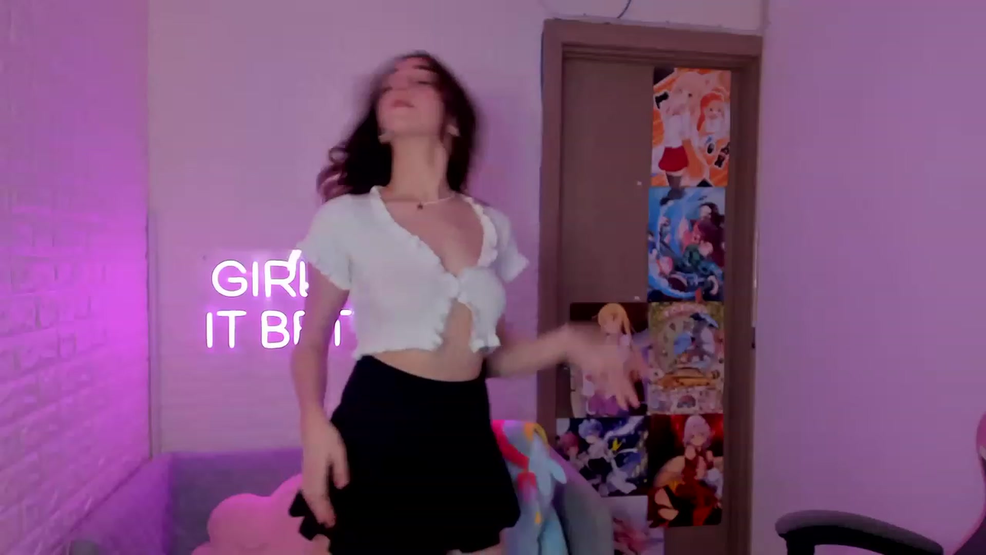 Gallery image thumbnail from ElsaYoung's myfreecams stream on, 01/21/2023, 13:55 image 9 of 20