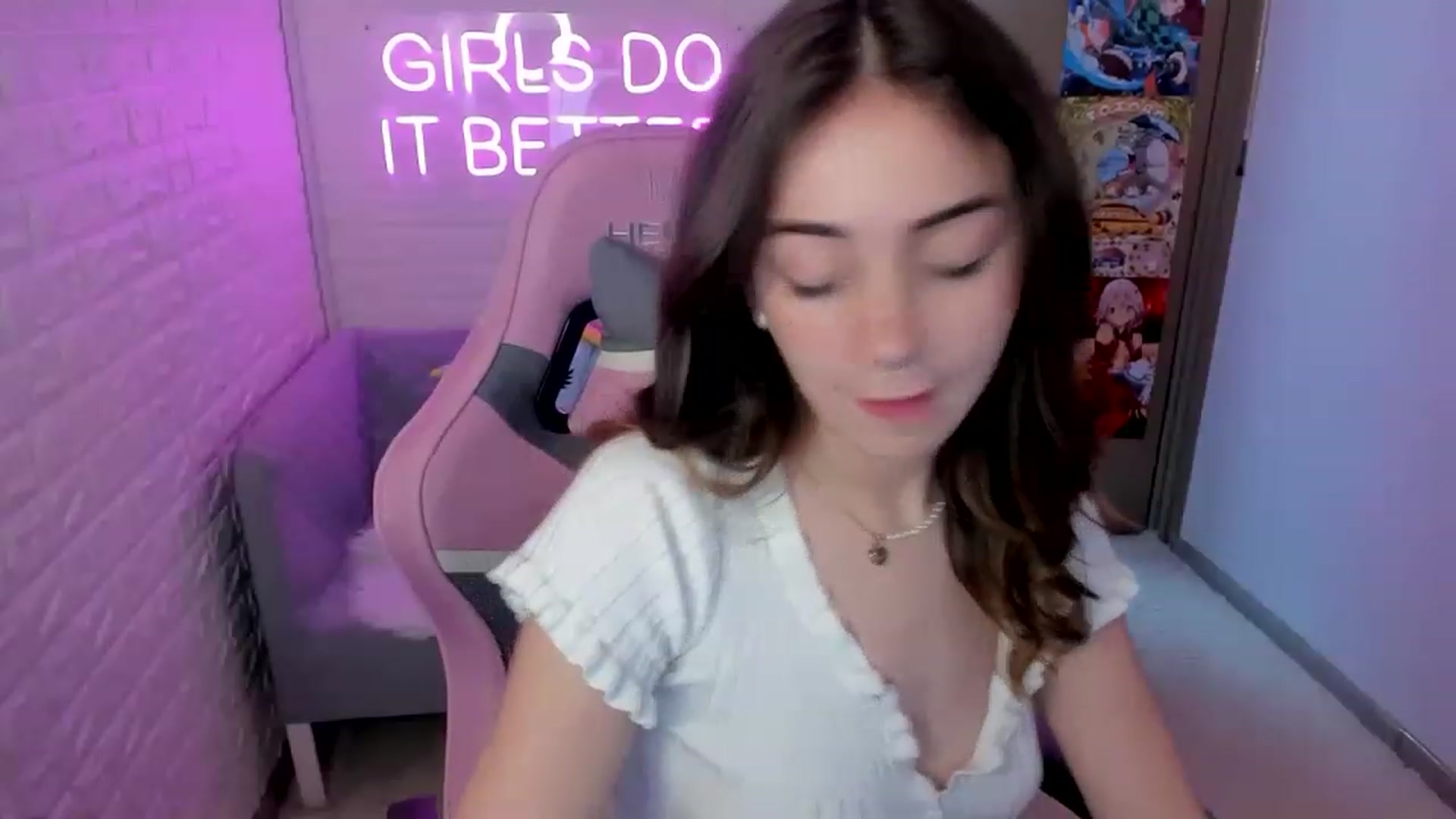 Gallery image thumbnail from ElsaYoung's myfreecams stream on, 01/21/2023, 15:07 image 2 of 20