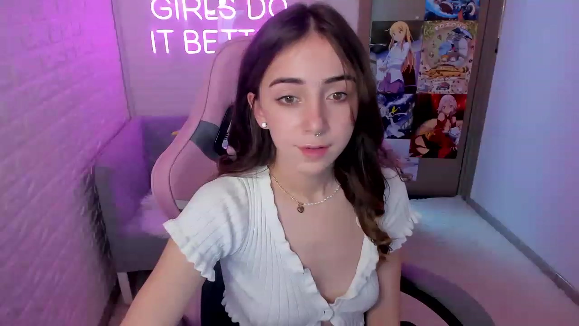 Gallery image thumbnail from ElsaYoung's myfreecams stream on, 01/21/2023, 15:07 image 20 of 20