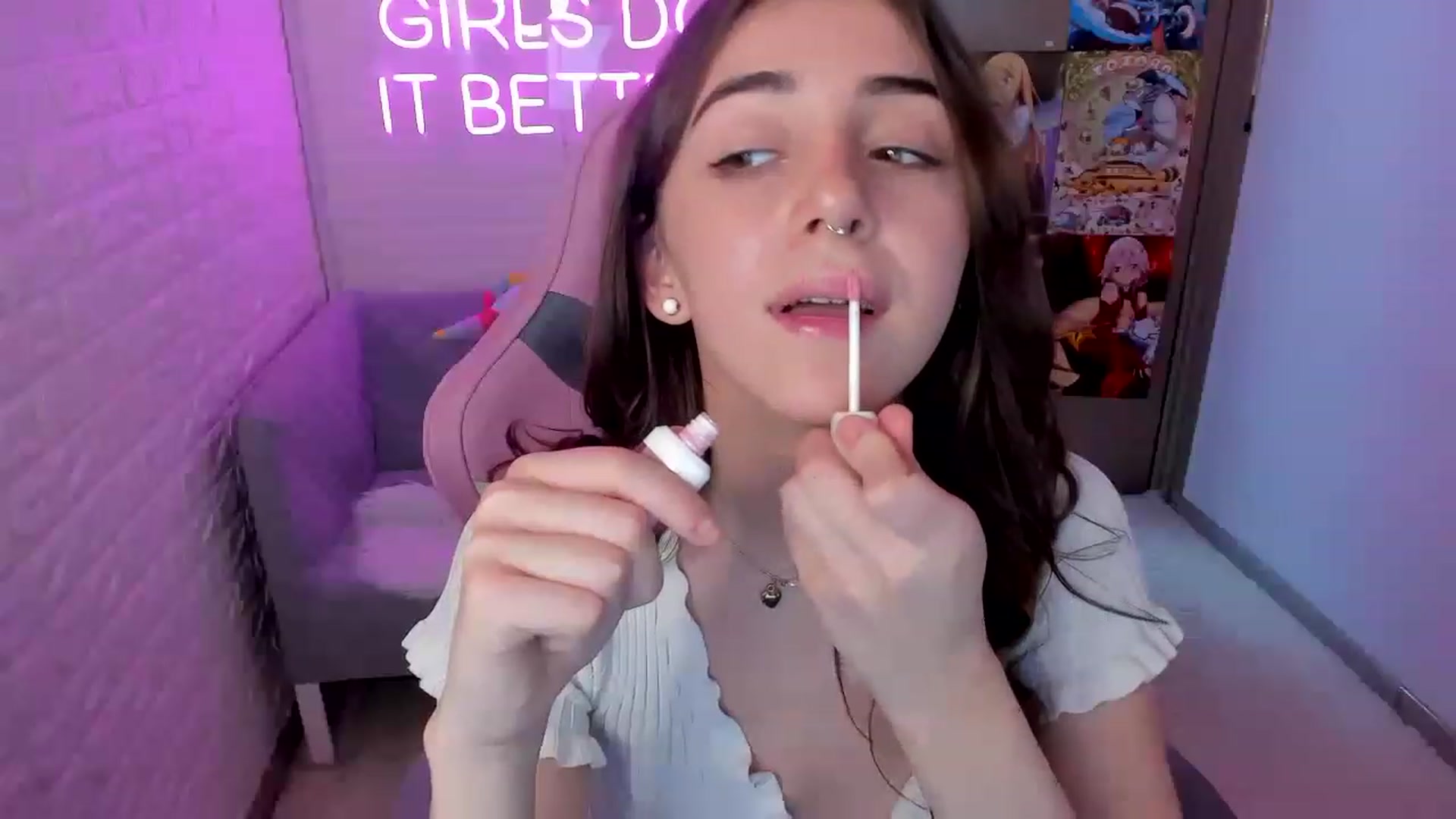 Gallery image thumbnail from ElsaYoung's myfreecams stream on, 01/21/2023, 15:07 image 8 of 20