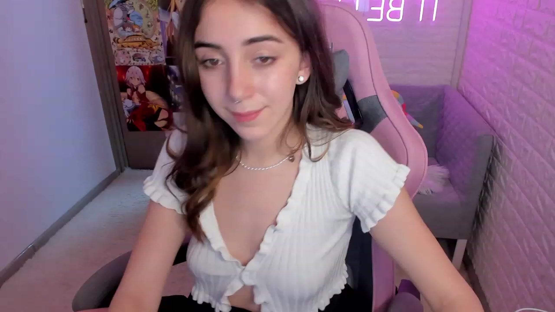 Gallery image thumbnail from ElsaYoung's myfreecams stream on, 01/21/2023, 18:10 image 17 of 20