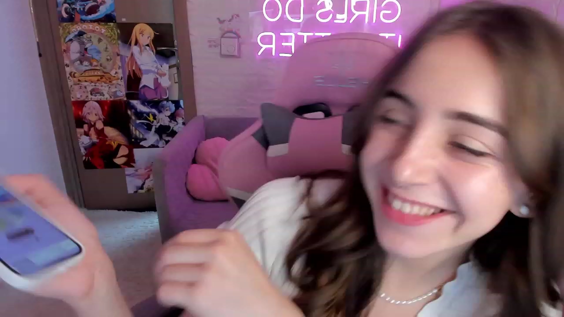 Gallery image thumbnail from ElsaYoung's myfreecams stream on, 01/21/2023, 18:10 image 4 of 20