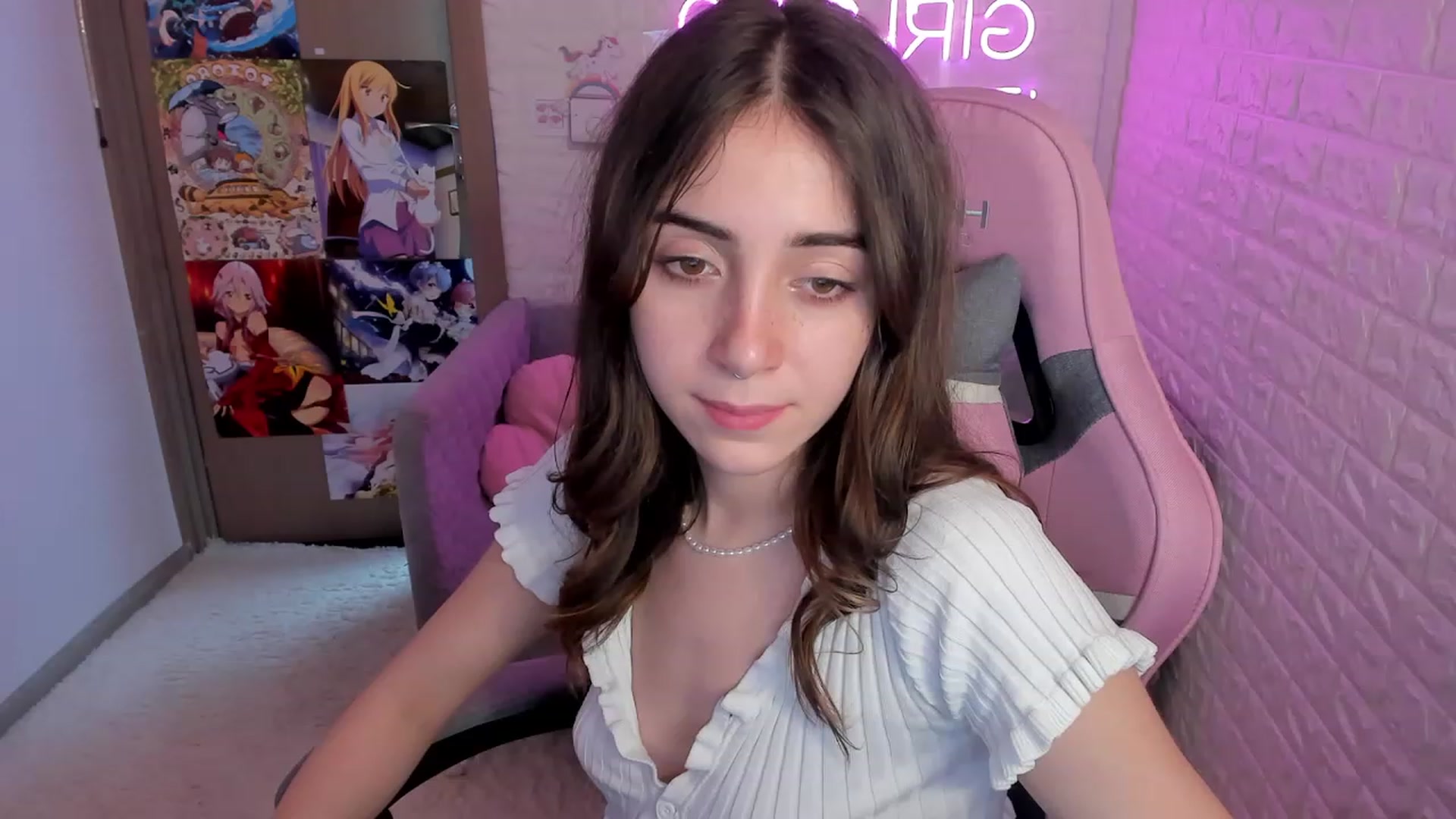 Gallery image thumbnail from ElsaYoung's myfreecams stream on, 01/21/2023, 18:10 image 5 of 20