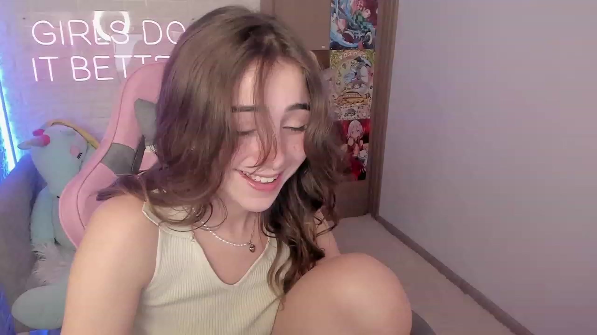 Gallery image thumbnail from ElsaYoung's myfreecams stream on, 01/25/2023, 11:25 image 5 of 20