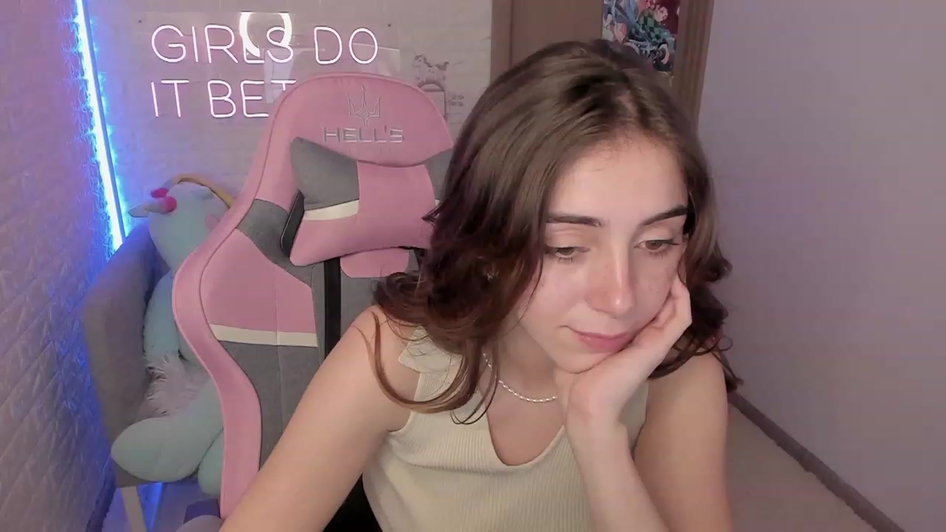 Gallery image thumbnail from ElsaYoung's myfreecams stream on, 01/25/2023, 11:25 image 15 of 20