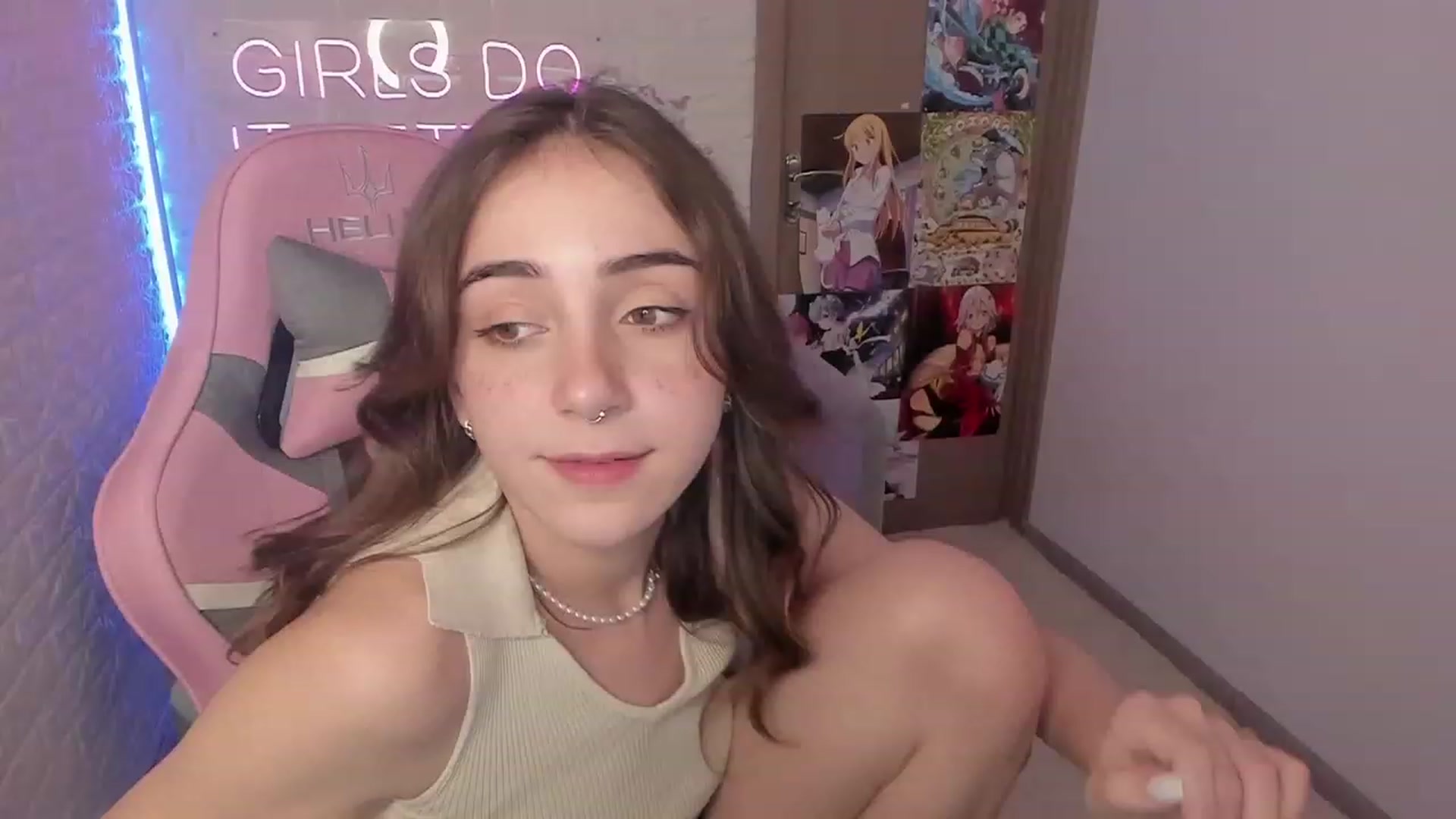 Gallery image thumbnail from ElsaYoung's myfreecams stream on, 01/25/2023, 11:25 image 20 of 20