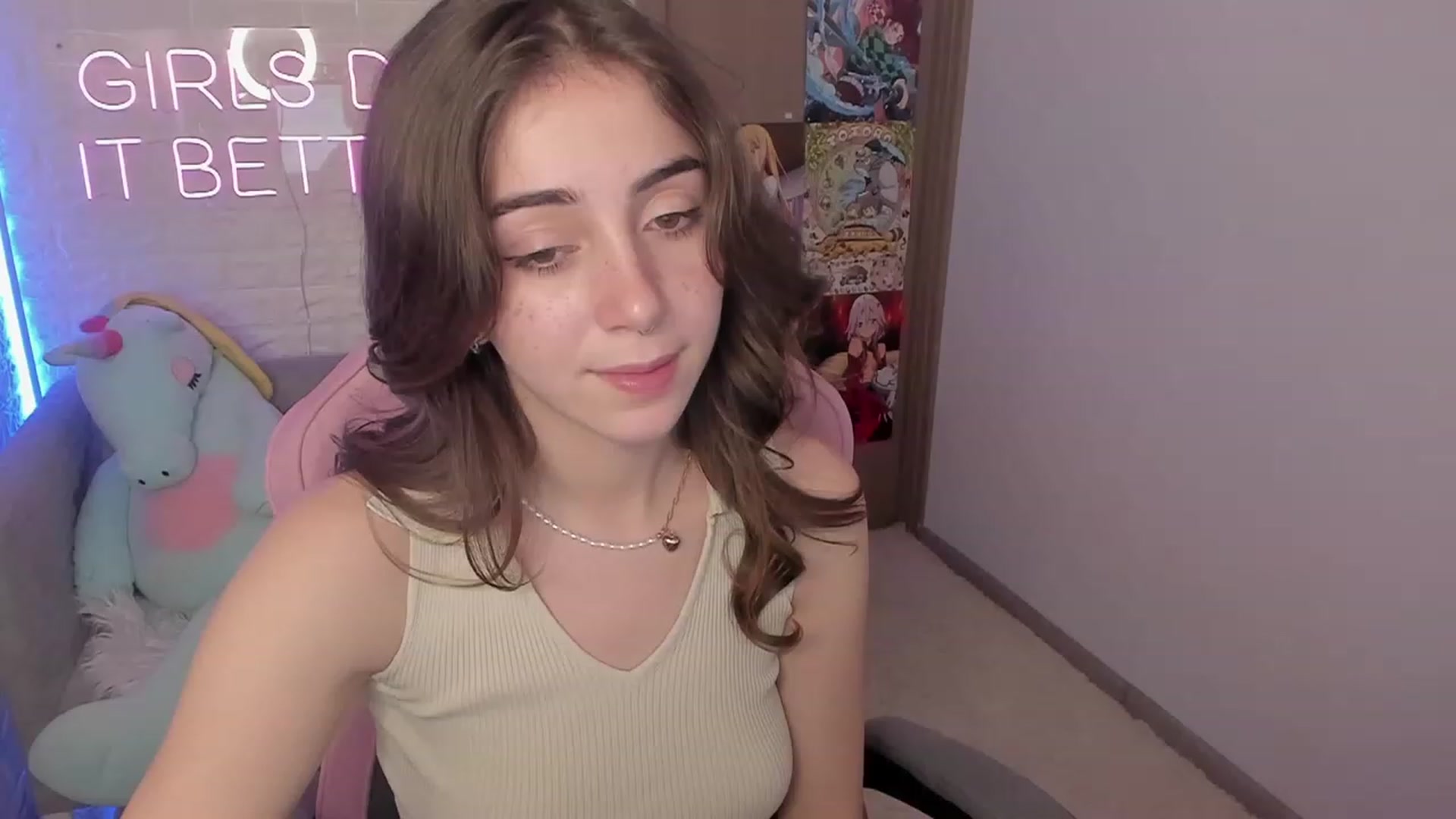 Gallery image thumbnail from ElsaYoung's myfreecams stream on, 01/25/2023, 11:25 image 7 of 20
