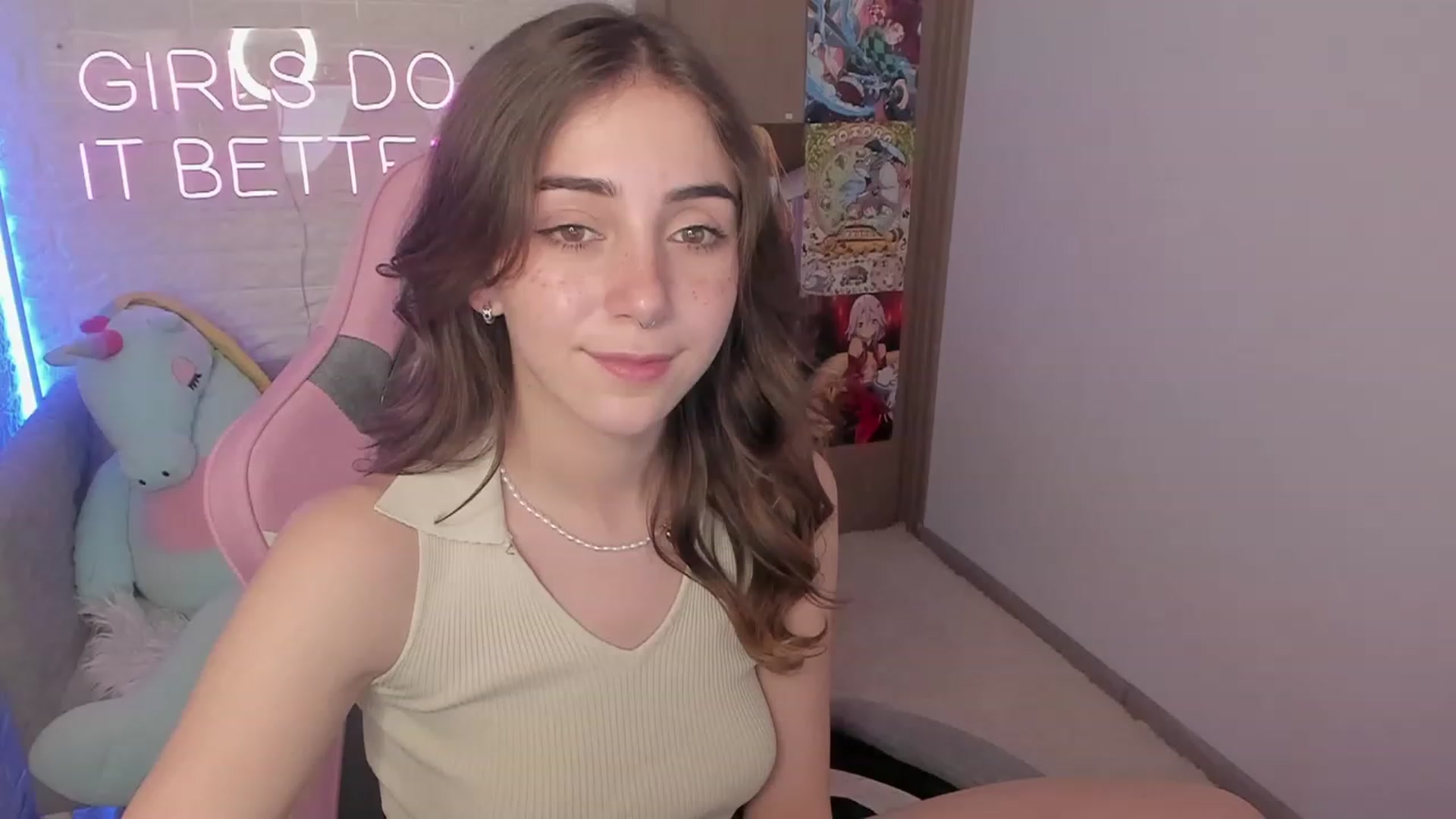 Gallery image thumbnail from ElsaYoung's myfreecams stream on, 01/25/2023, 11:25 image 3 of 20