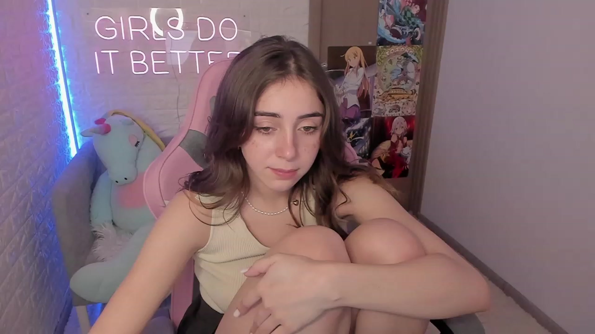 Gallery image thumbnail from ElsaYoung's myfreecams stream on, 01/25/2023, 11:25 image 18 of 20