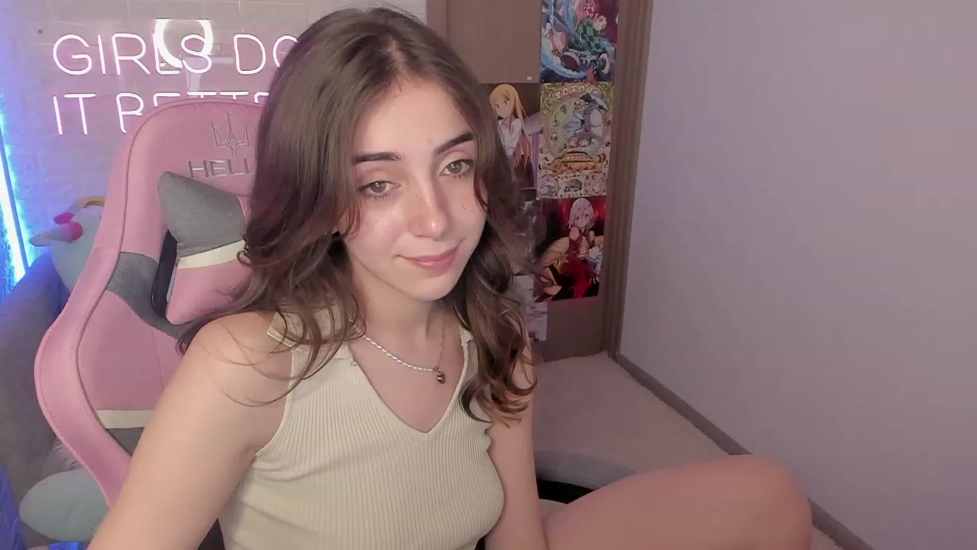 Gallery image thumbnail from ElsaYoung's myfreecams stream on, 01/25/2023, 11:25 image 4 of 20