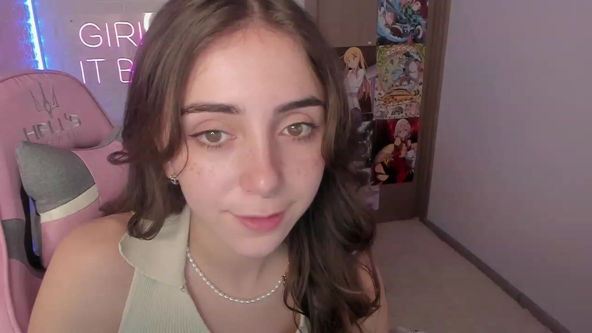 Gallery image thumbnail from ElsaYoung's myfreecams stream on, 01/25/2023, 12:06 image 5 of 20