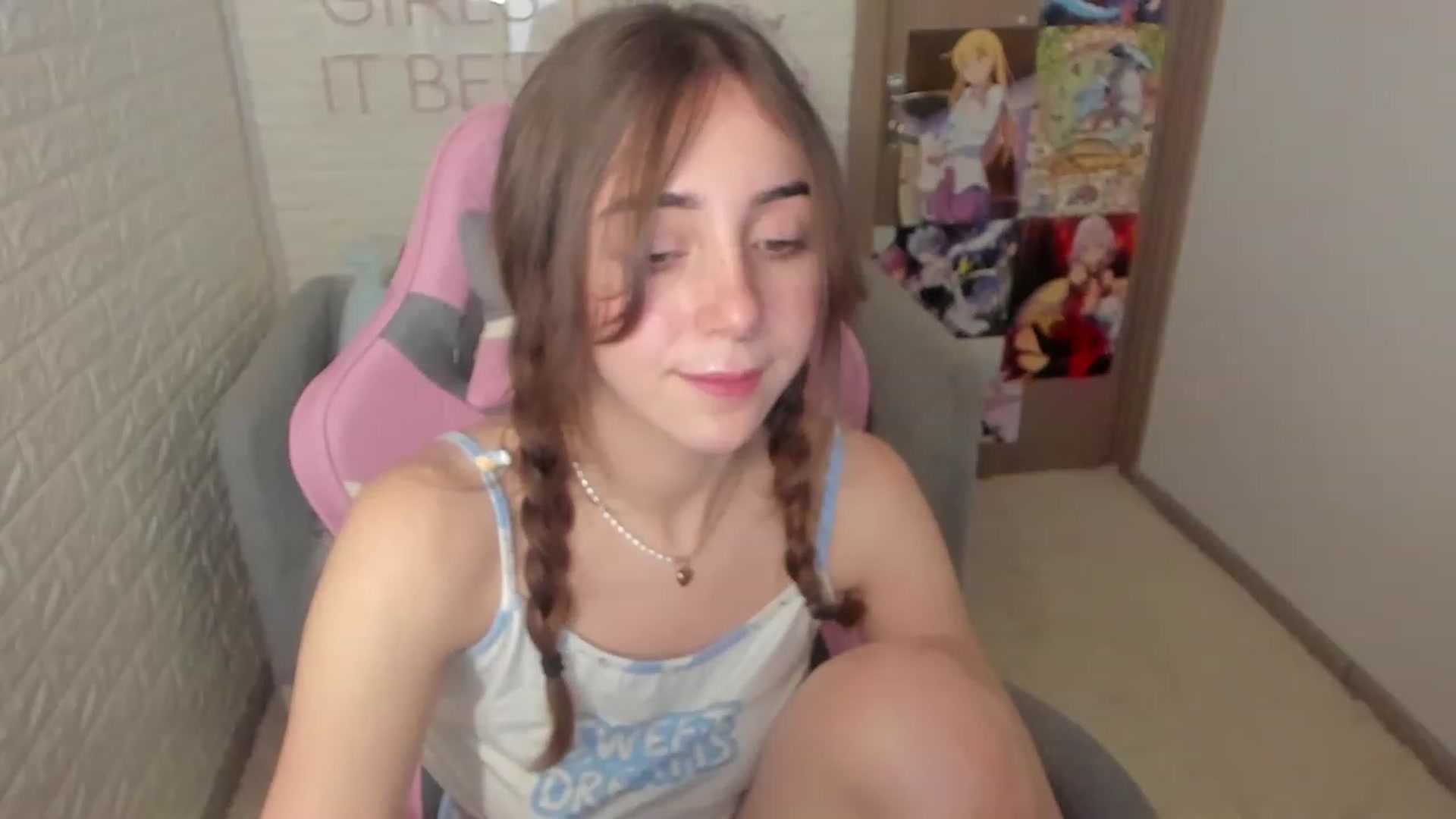 Gallery image thumbnail from ElsaYoung's myfreecams stream on, 01/26/2023, 08:38 image 8 of 20