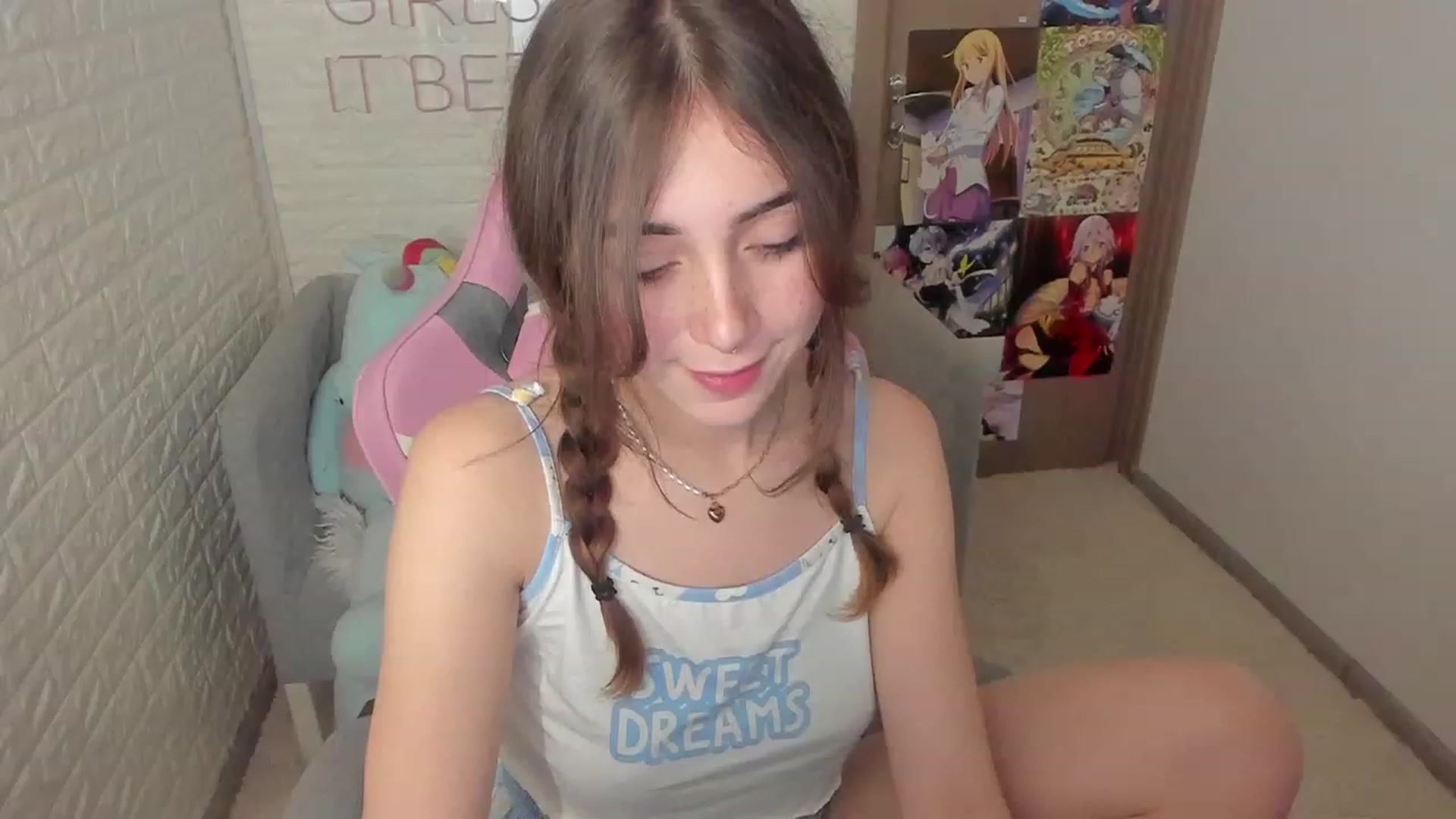 Gallery image thumbnail from ElsaYoung's myfreecams stream on, 01/26/2023, 08:38 image 6 of 20