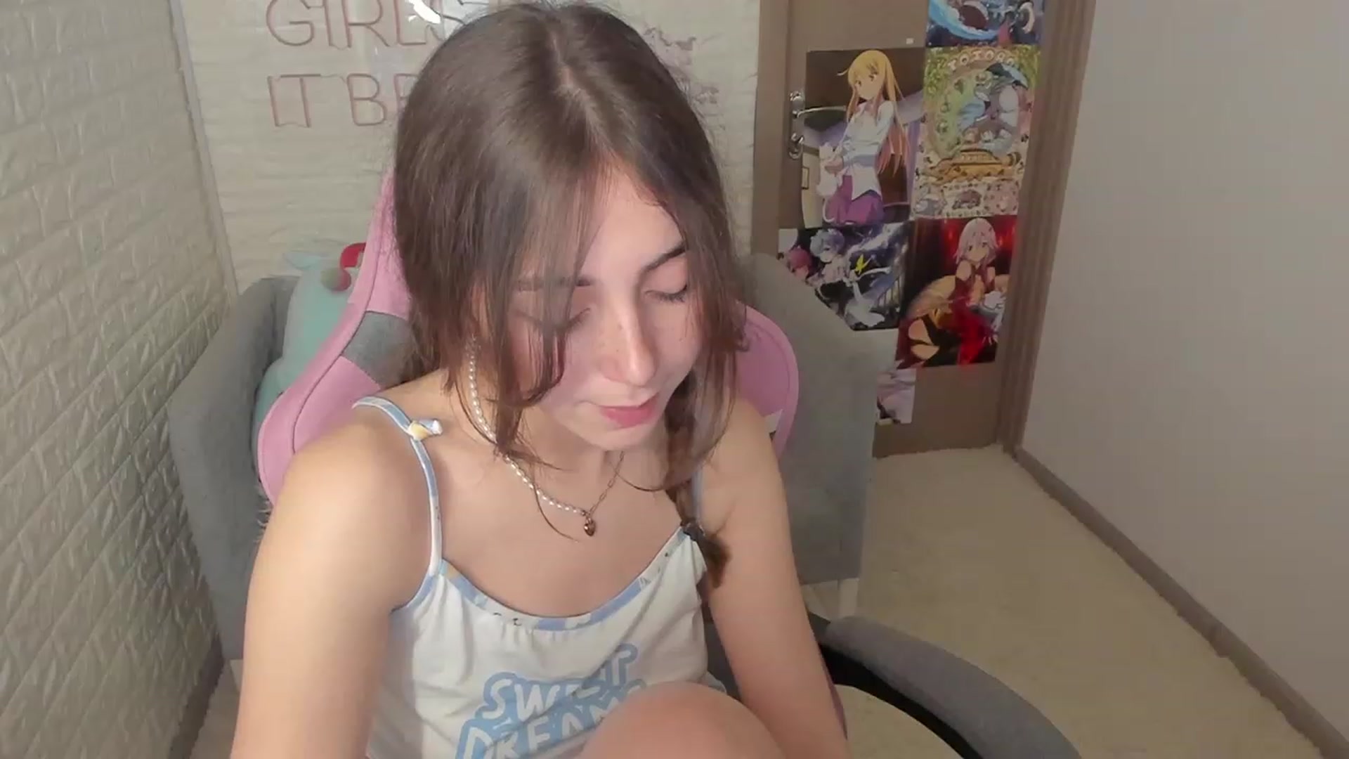 Gallery image thumbnail from ElsaYoung's myfreecams stream on, 01/26/2023, 08:38 image 13 of 20