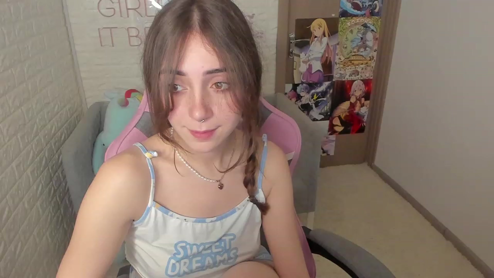 Gallery image thumbnail from ElsaYoung's myfreecams stream on, 01/26/2023, 08:38 image 12 of 20