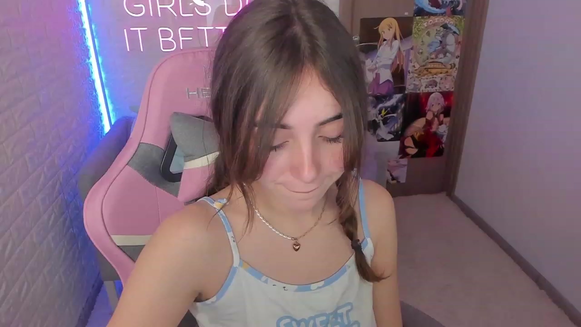 Gallery image thumbnail from ElsaYoung's myfreecams stream on, 01/26/2023, 09:46 image 17 of 20