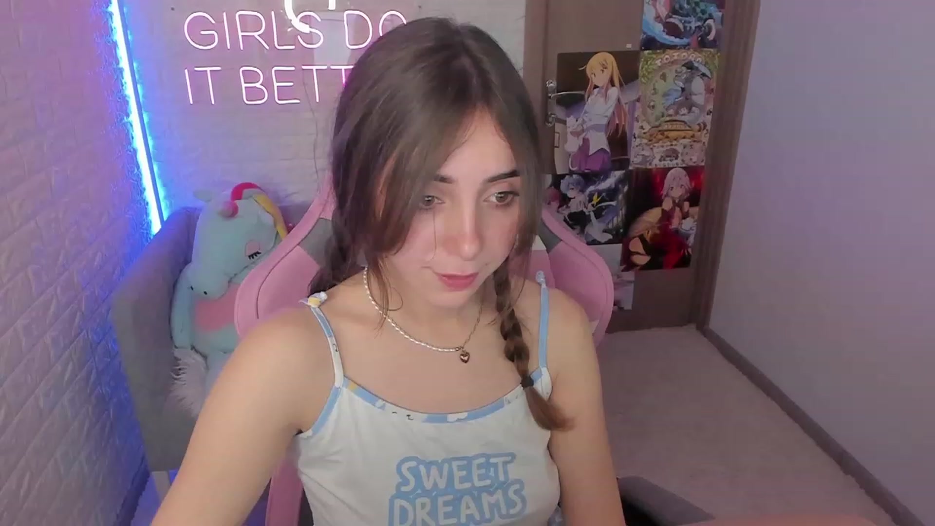 Gallery image thumbnail from ElsaYoung's myfreecams stream on, 01/26/2023, 09:46 image 6 of 20